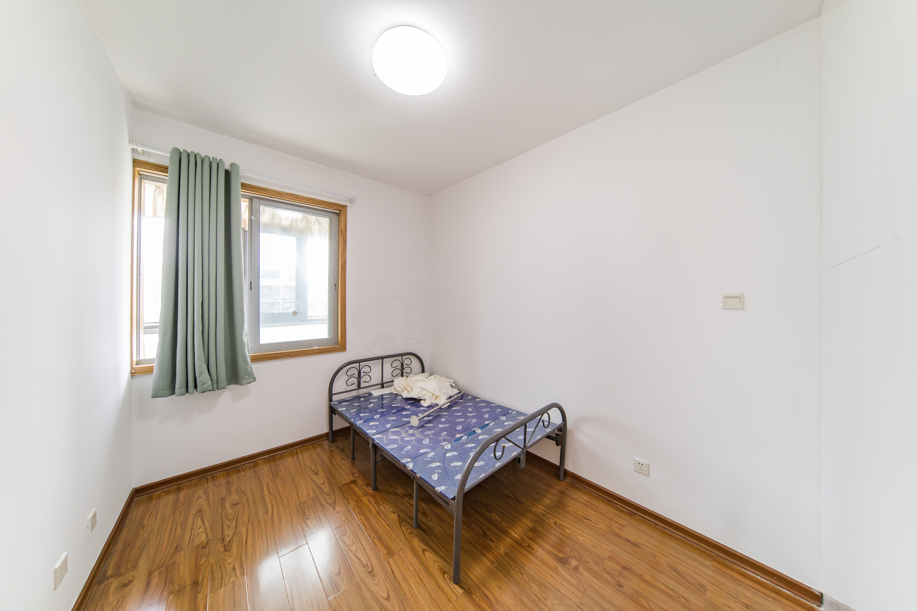 阳光100二期  3室2厅1卫    83.8万卧室