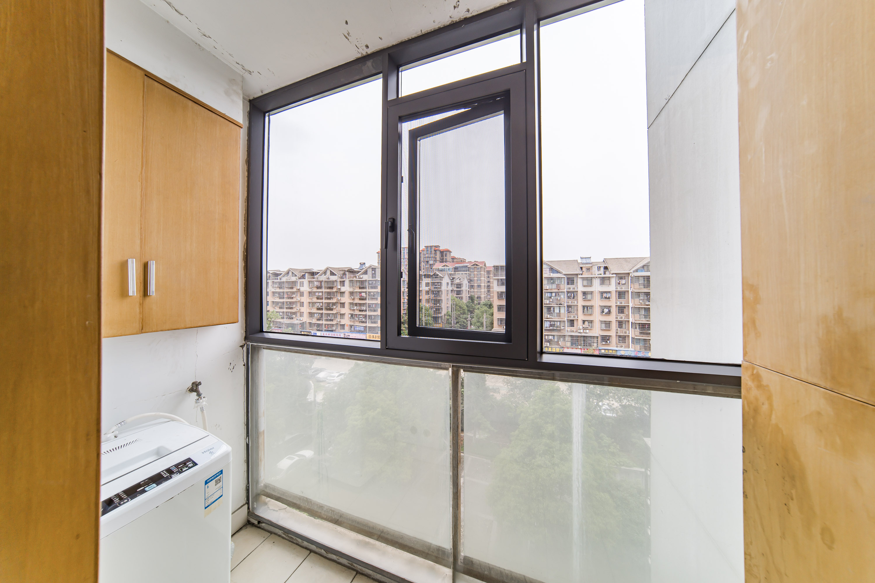 阳光100二期  3室2厅1卫    83.8万阳台