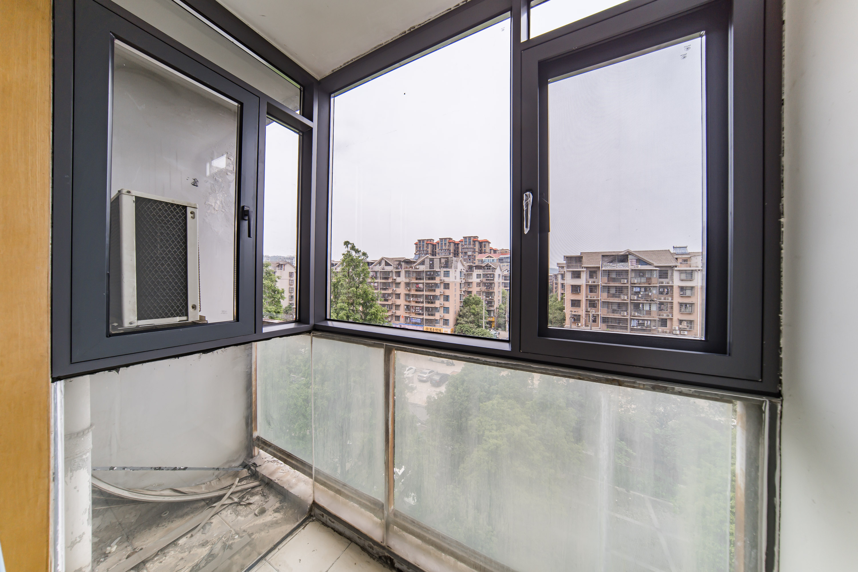 阳光100二期  3室2厅1卫    83.8万阳台