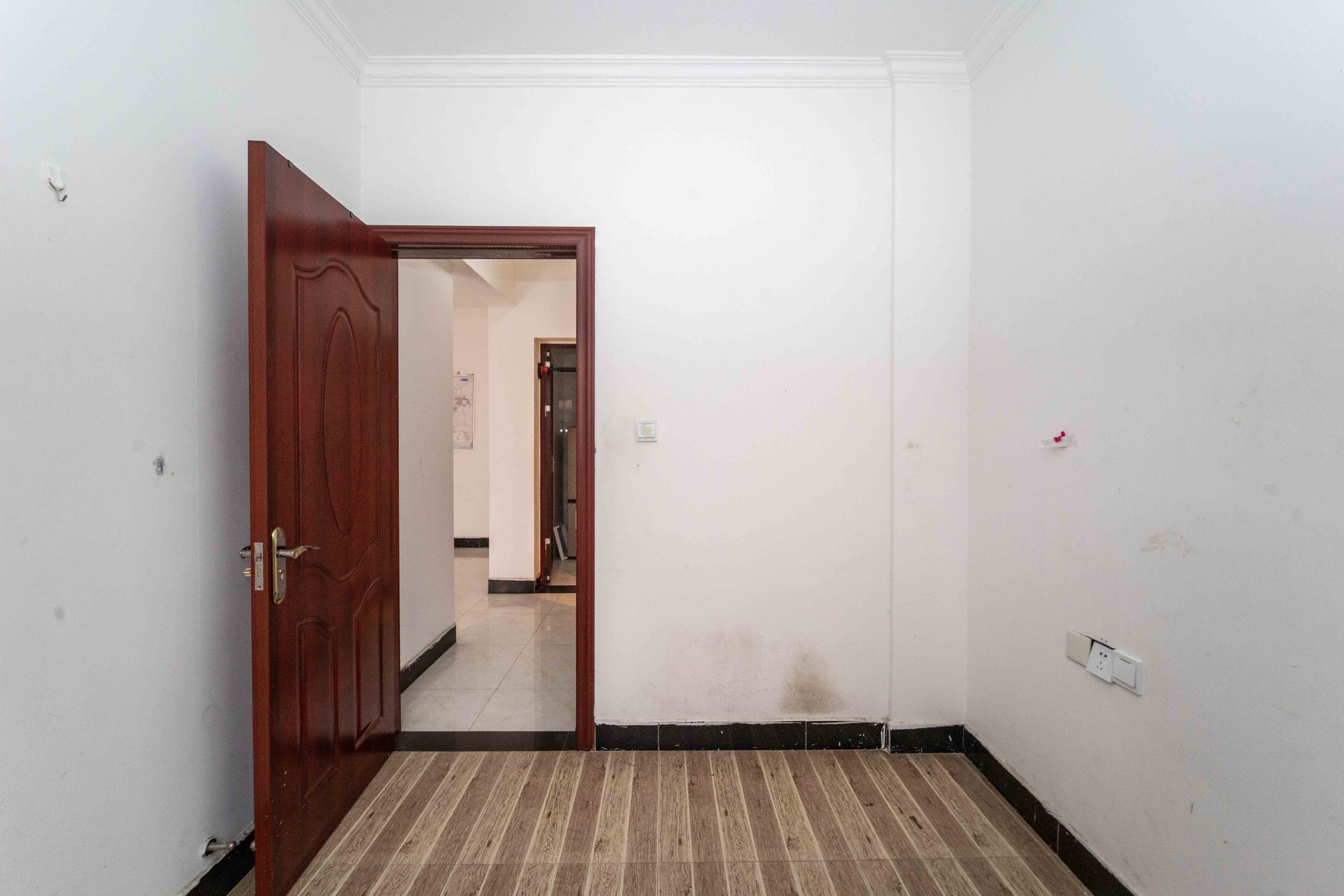 锦湘国际星城四期（金丽苑）  3室2厅2卫    106.0万卧室