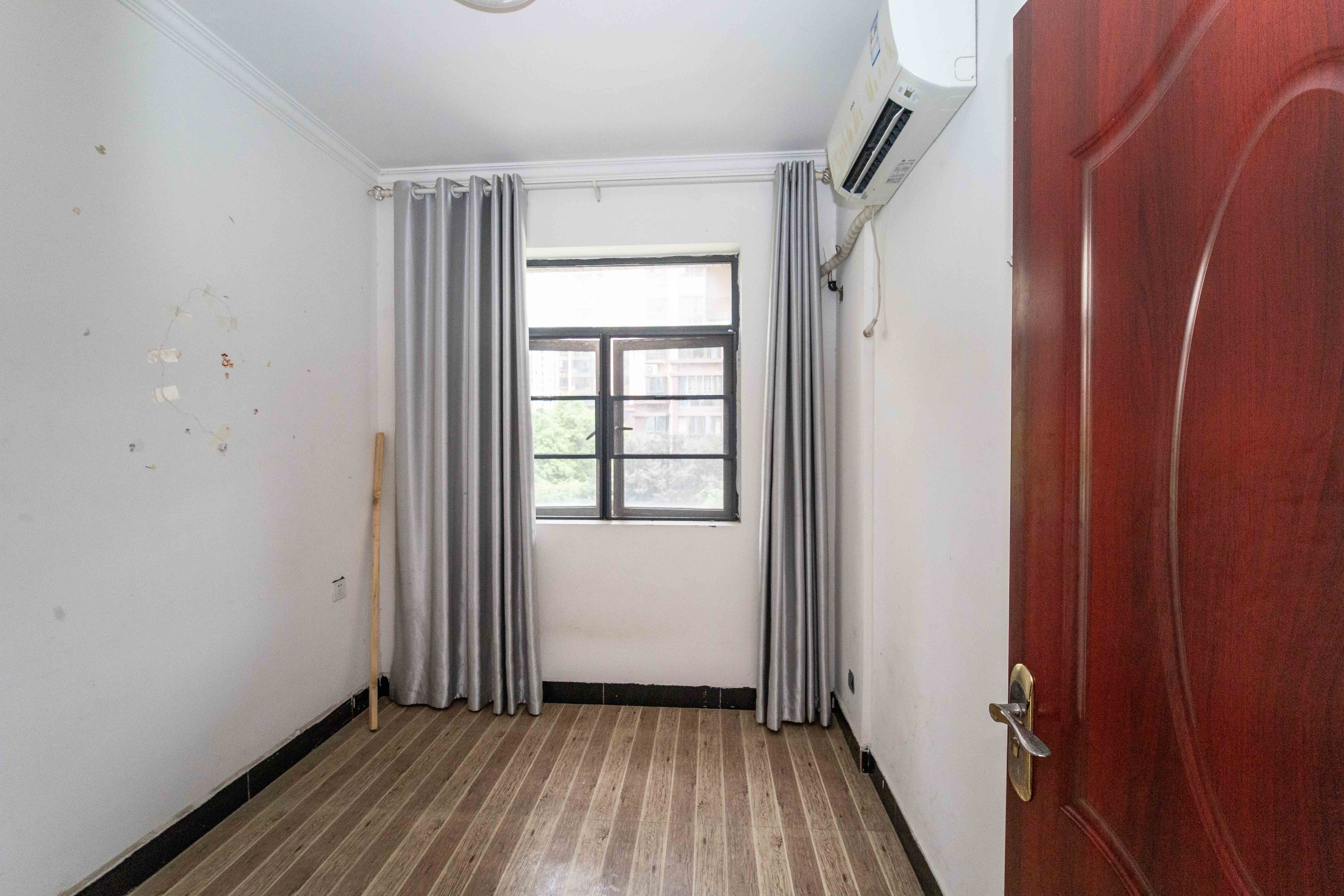 锦湘国际星城四期（金丽苑）  3室2厅2卫    106.0万卧室