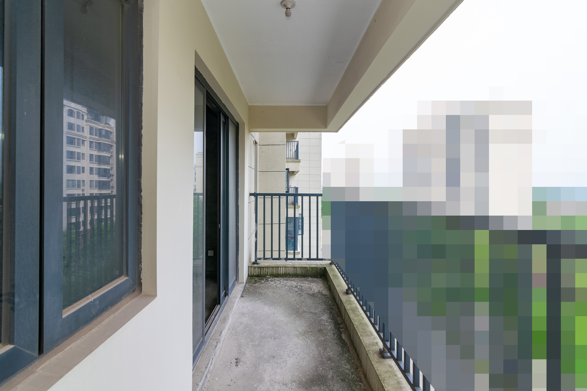 中粮观澜壹品 4室2厅2卫 149.8万 中粮观澜壹品 4室2厅2卫 149.8万阳台