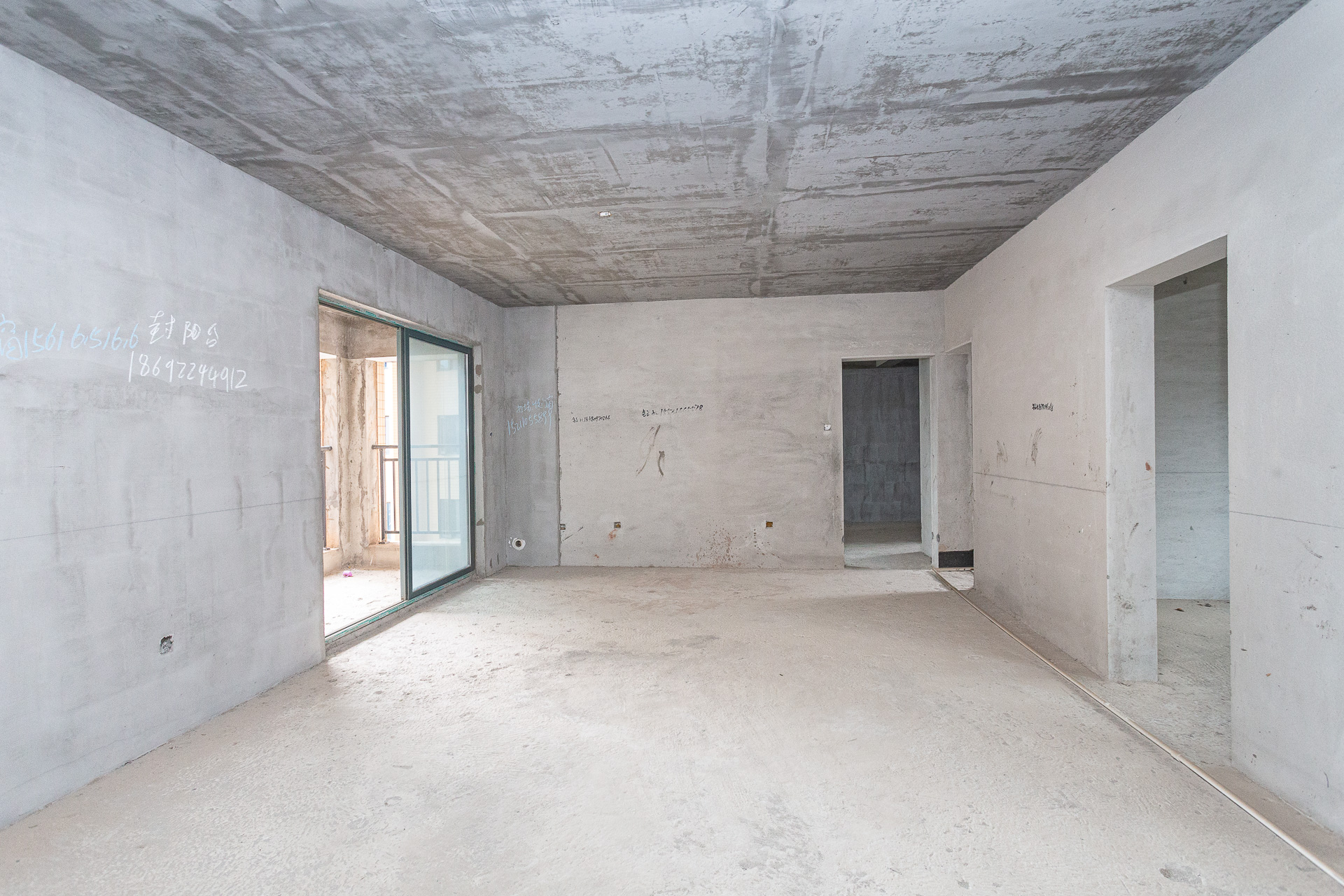 金湘苑(星澜之悦) 4室2厅1卫 80.0万 金湘苑(星澜之悦) 4室2厅1卫 80.0万客厅