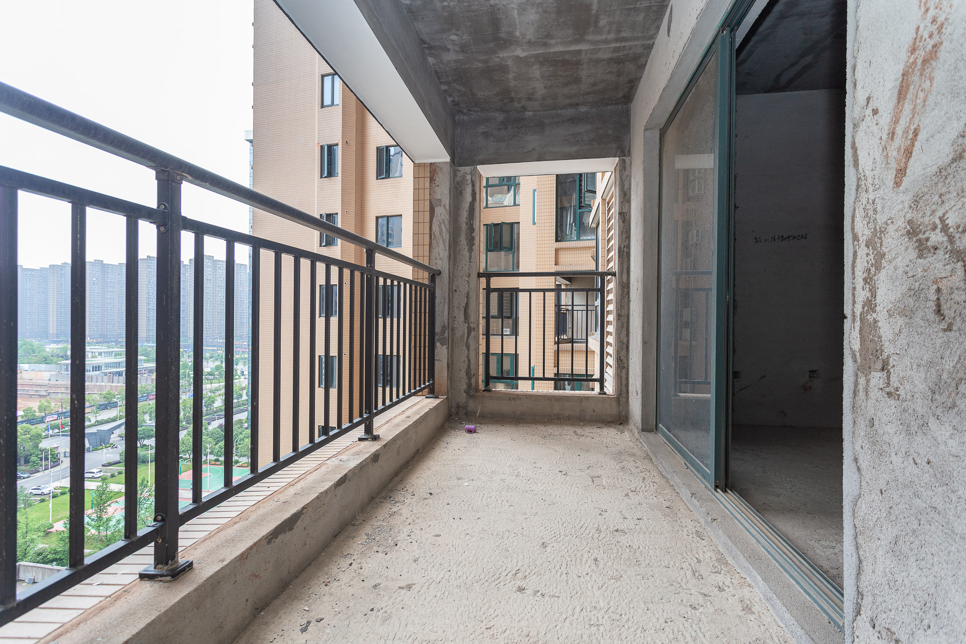 金湘苑(星澜之悦) 4室2厅1卫 80.0万 金湘苑(星澜之悦) 4室2厅1卫 80.0万阳台