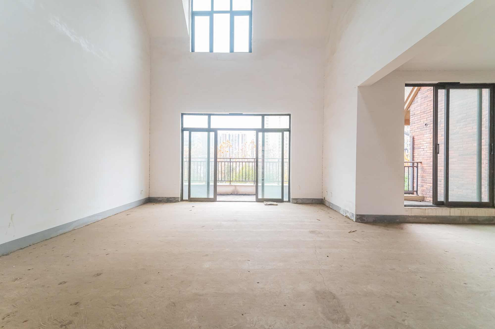 星湖湾一期洋房  5室2厅2卫    199.8万 星湖湾一期洋房  5室2厅2卫    199.8万客厅