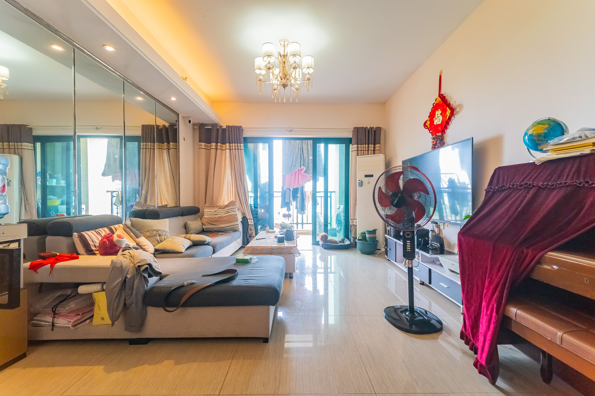 恒大翡翠华庭 2室2厅1卫 91.8万 恒大翡翠华庭 2室2厅1卫 91.8万客厅