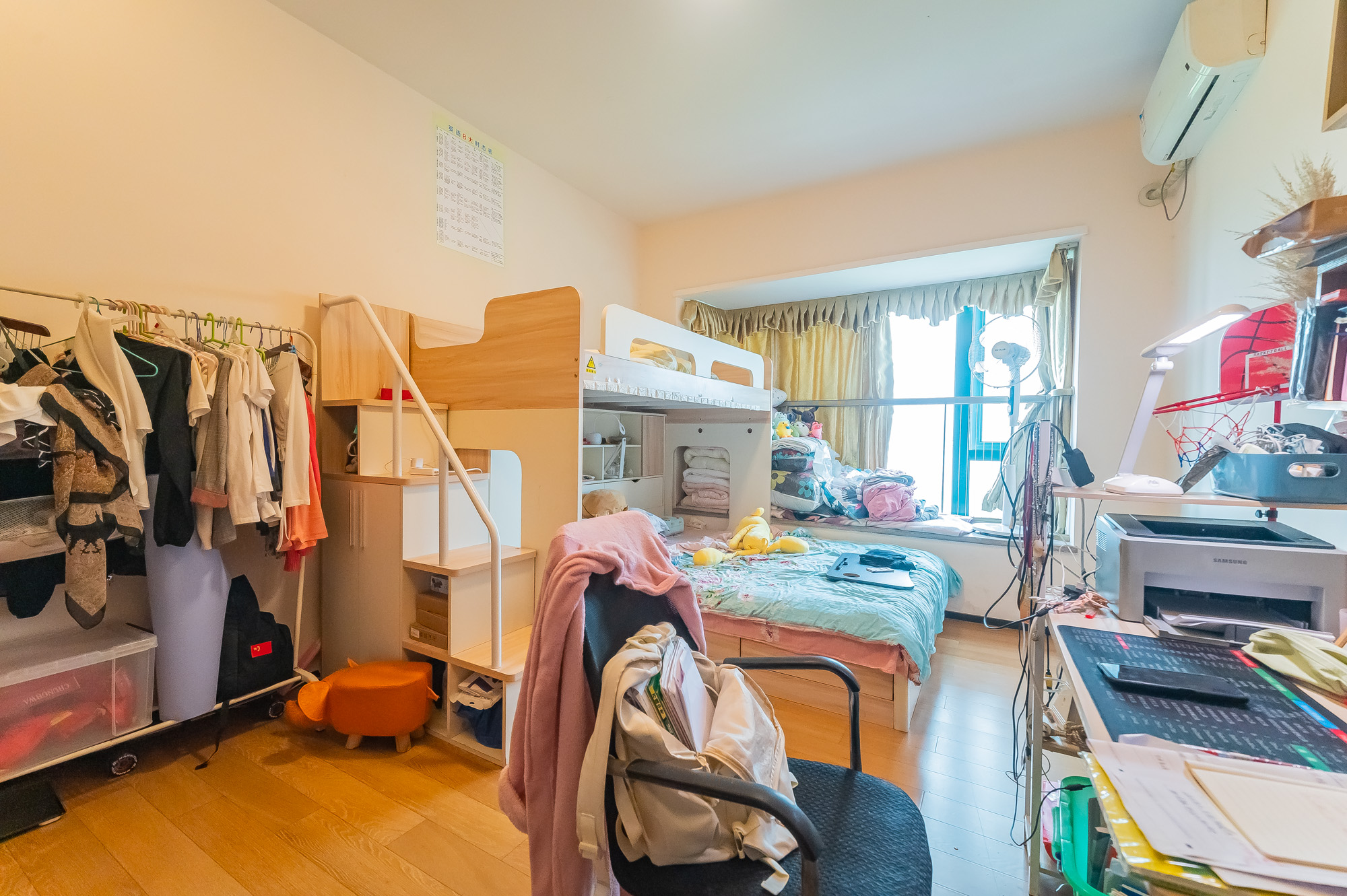 恒大翡翠华庭 2室2厅1卫 91.8万 恒大翡翠华庭 2室2厅1卫 91.8万卧室