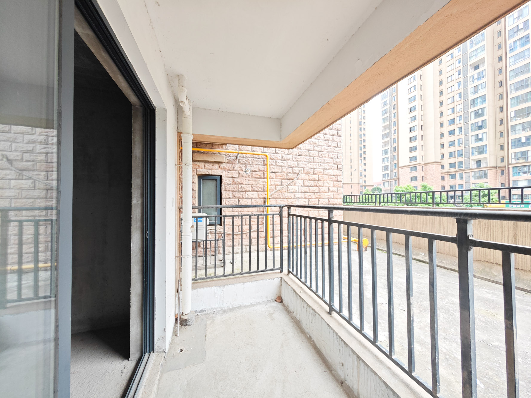 中建嘉和城  3室2厅2卫   92.00万阳台