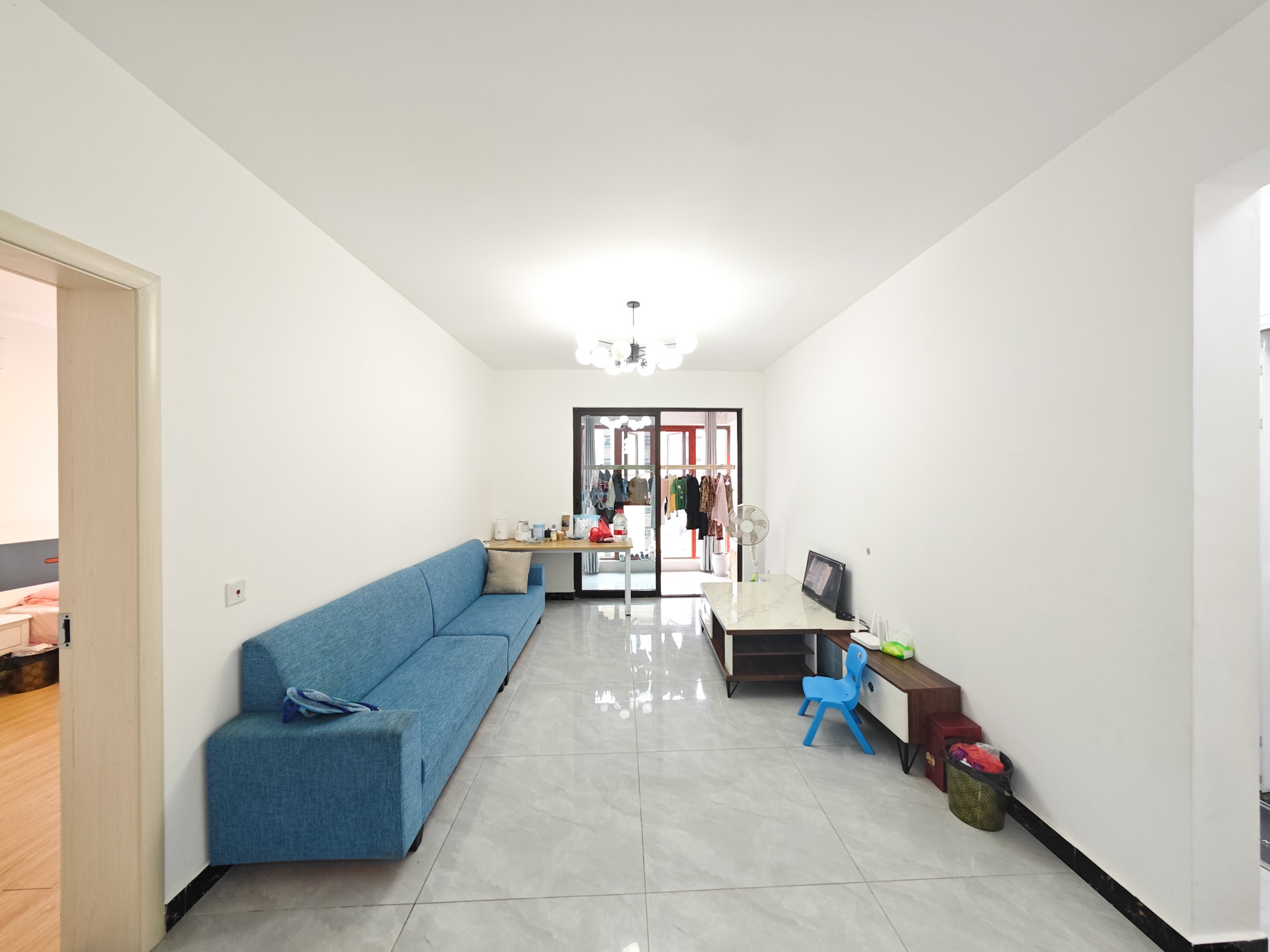 保利城(中航城国际社区、郡原美村) 3室2厅2卫 85.0万 保利城(中航城国际社区、郡原美村) 3室2厅2卫 85.0万客厅