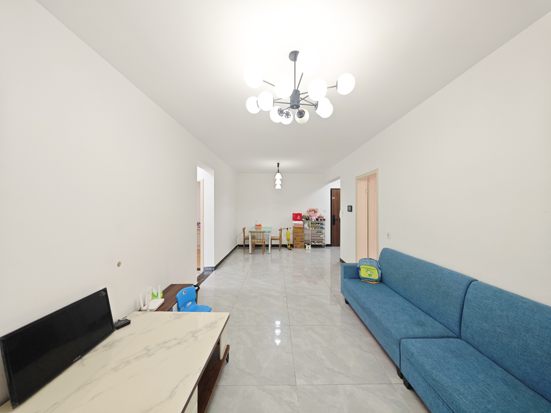 保利城(中航城国际社区、郡原美村) 3室2厅2卫 85.0万 保利城(中航城国际社区、郡原美村) 3室2厅2卫 85.0万客厅