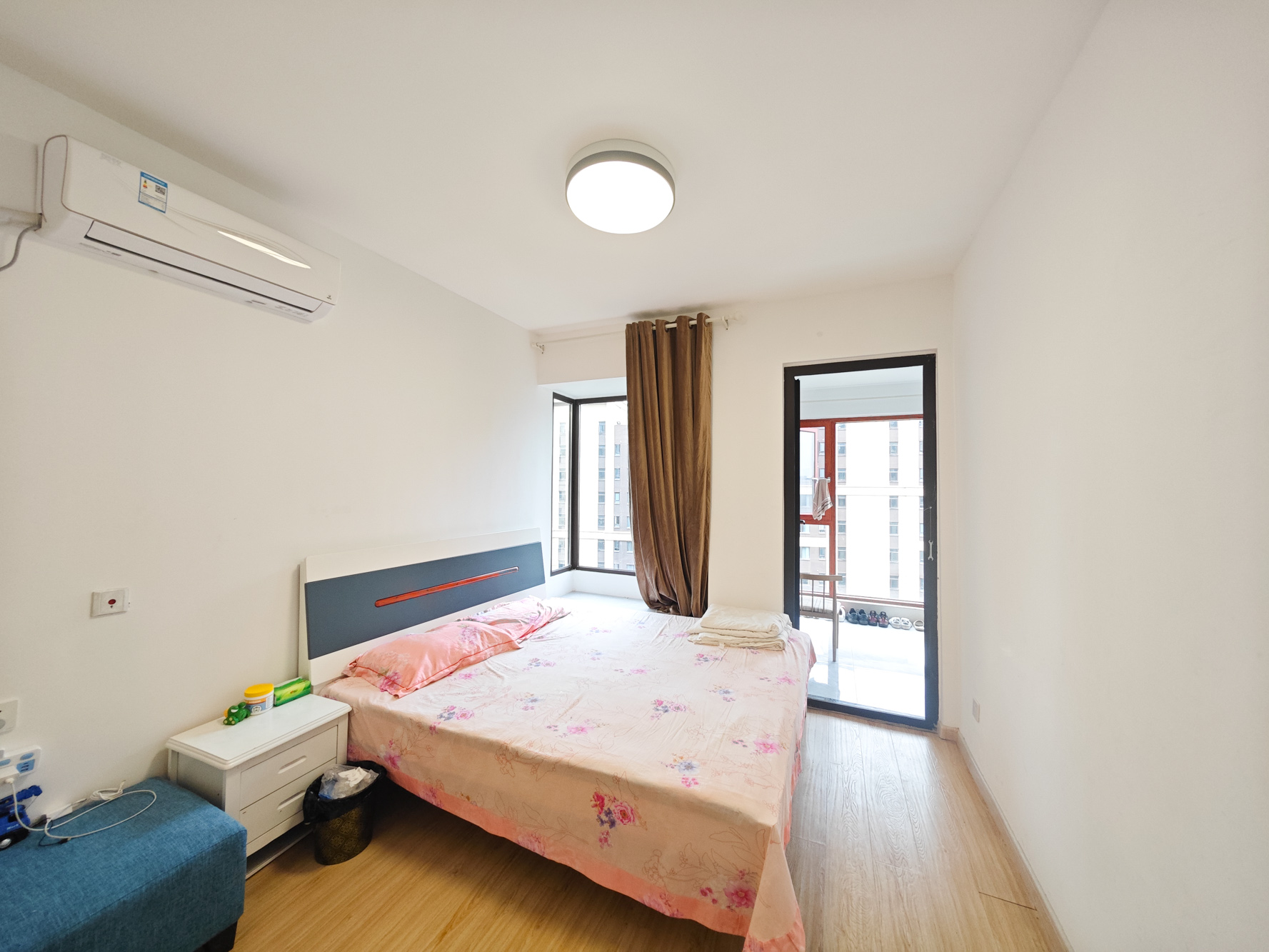 保利城(中航城国际社区、郡原美村) 3室2厅2卫 85.0万 保利城(中航城国际社区、郡原美村) 3室2厅2卫 85.0万卧室