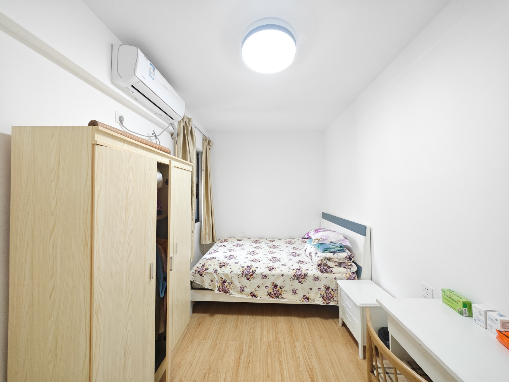 保利城(中航城国际社区、郡原美村) 3室2厅2卫 85.0万 保利城(中航城国际社区、郡原美村) 3室2厅2卫 85.0万卧室