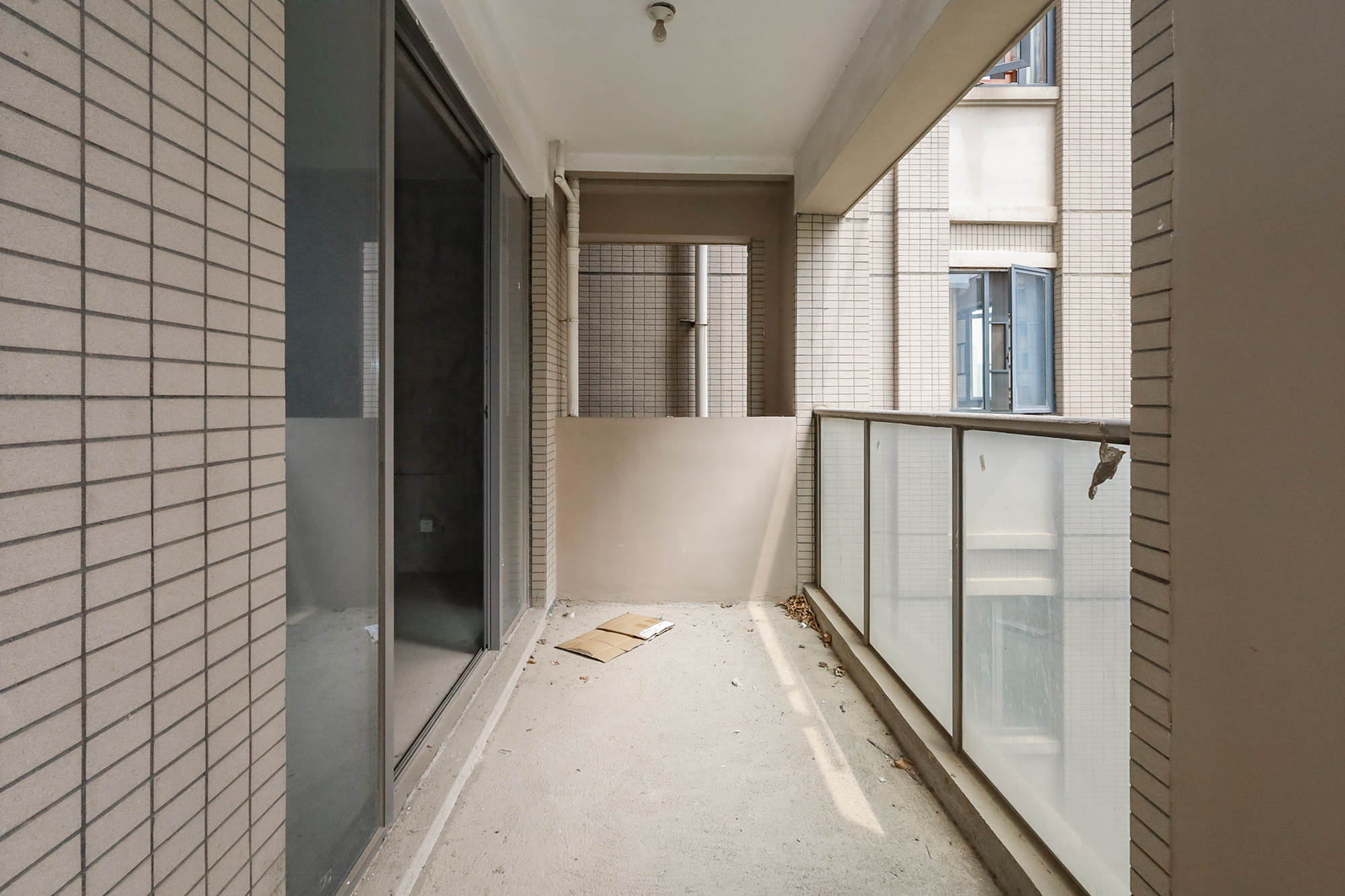 八方小区C区 3室2厅2卫 340.0万 八方小区C区 3室2厅2卫 340.0万阳台