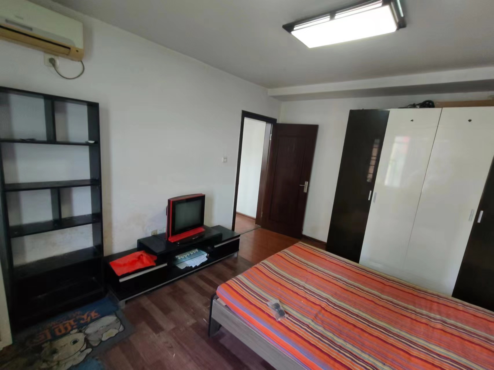 红港路综合楼 1室1厅1卫 10.5万 红港路综合楼 1室1厅1卫 10.5万室内图