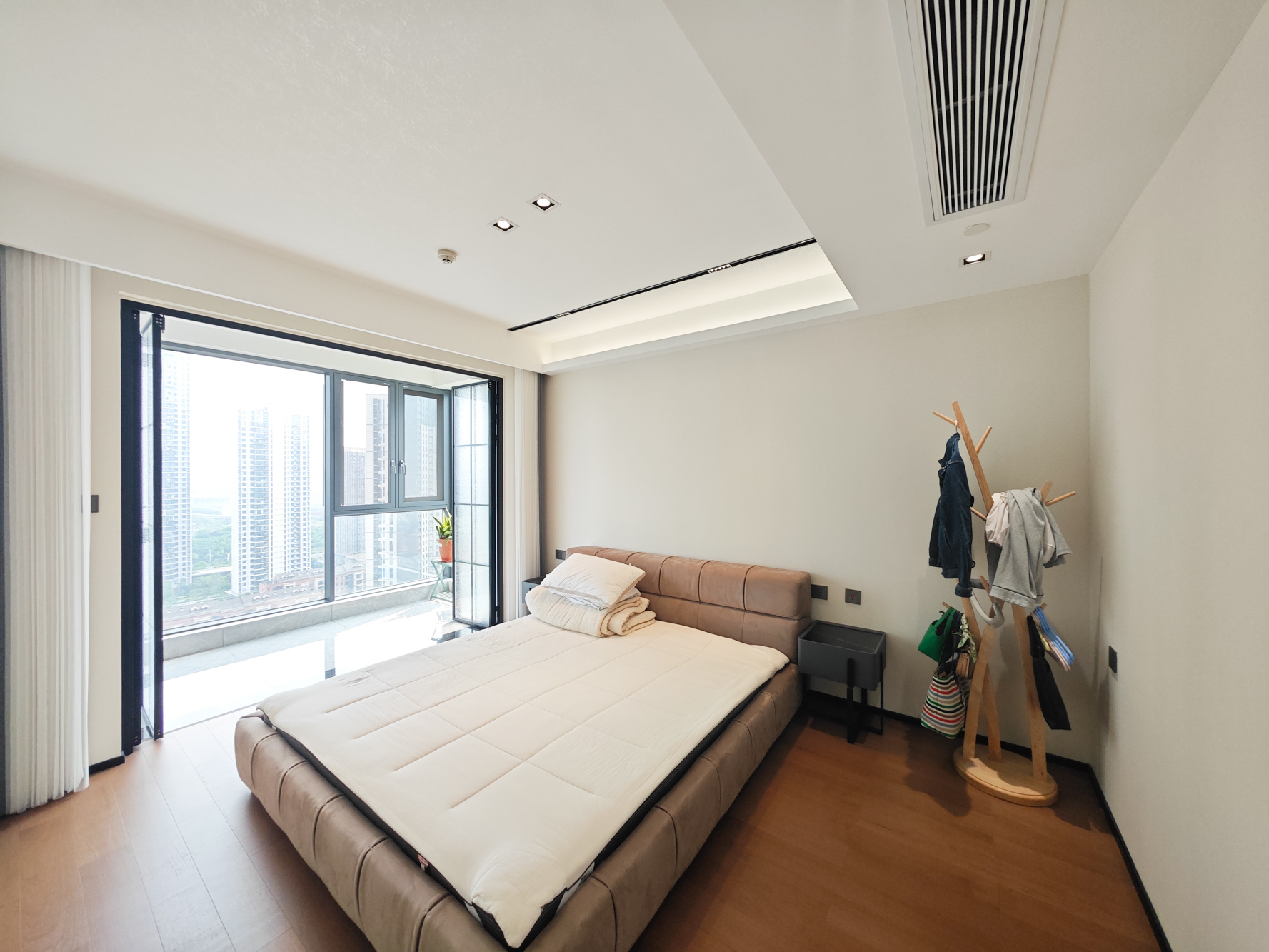 万科魅力之城  4室2厅2卫    185.0万 万科魅力之城  4室2厅2卫    185.0万卧室