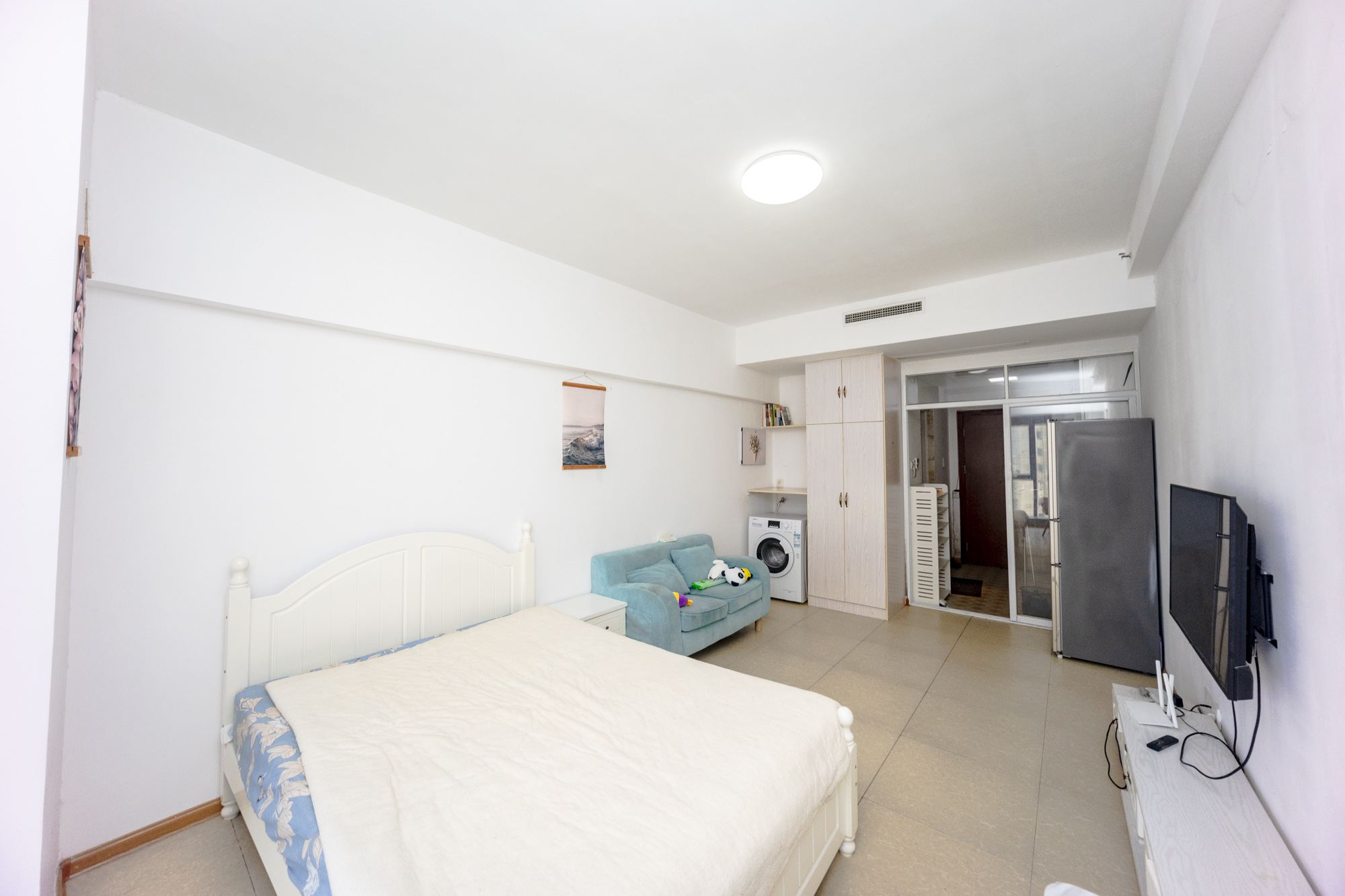 东怡外国(南湖一号)  1室1厅1卫    37.0万 东怡外国(南湖一号)  1室1厅1卫    37.0万卧室