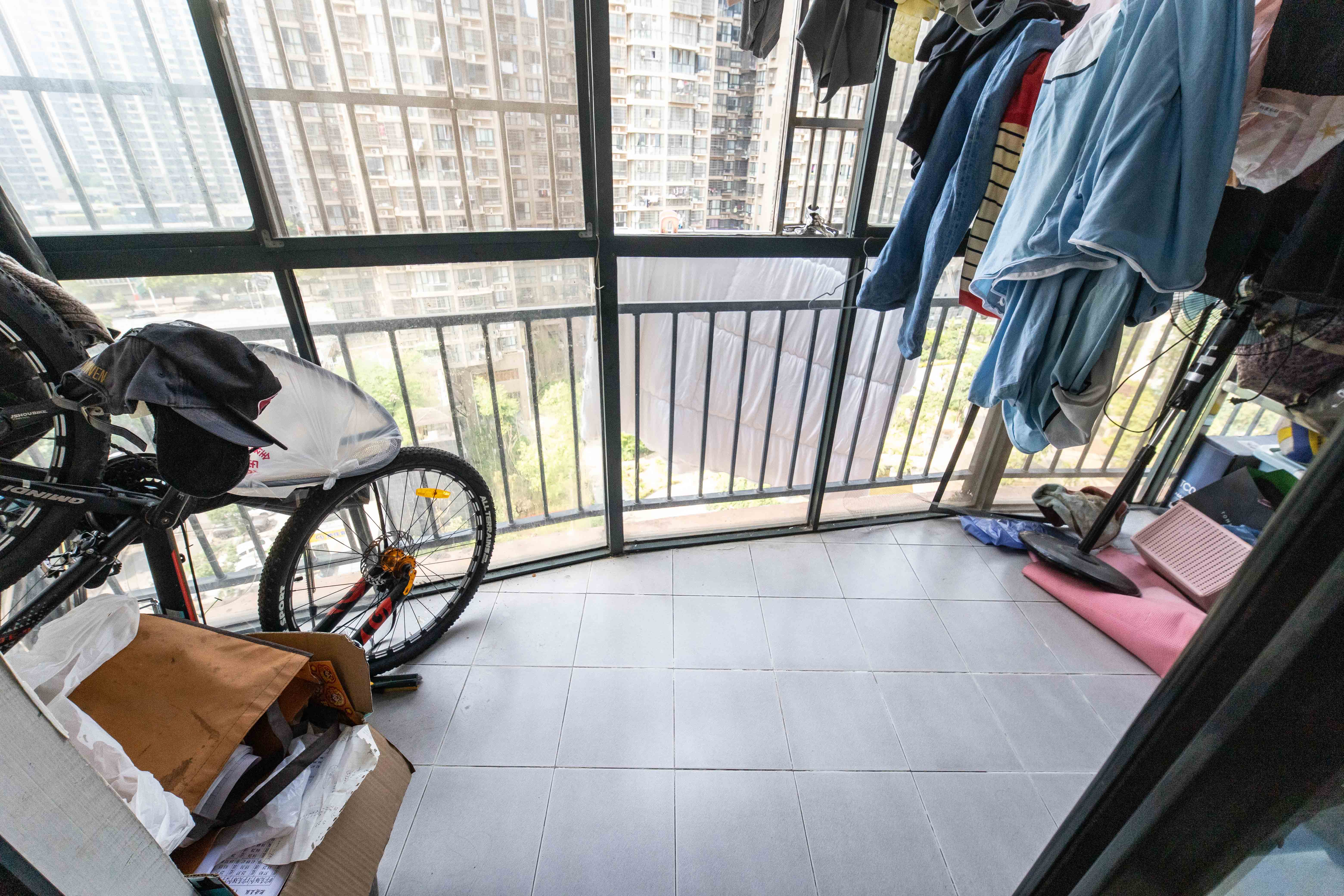 先锋东外滩  4室2厅2卫   145.00万阳台