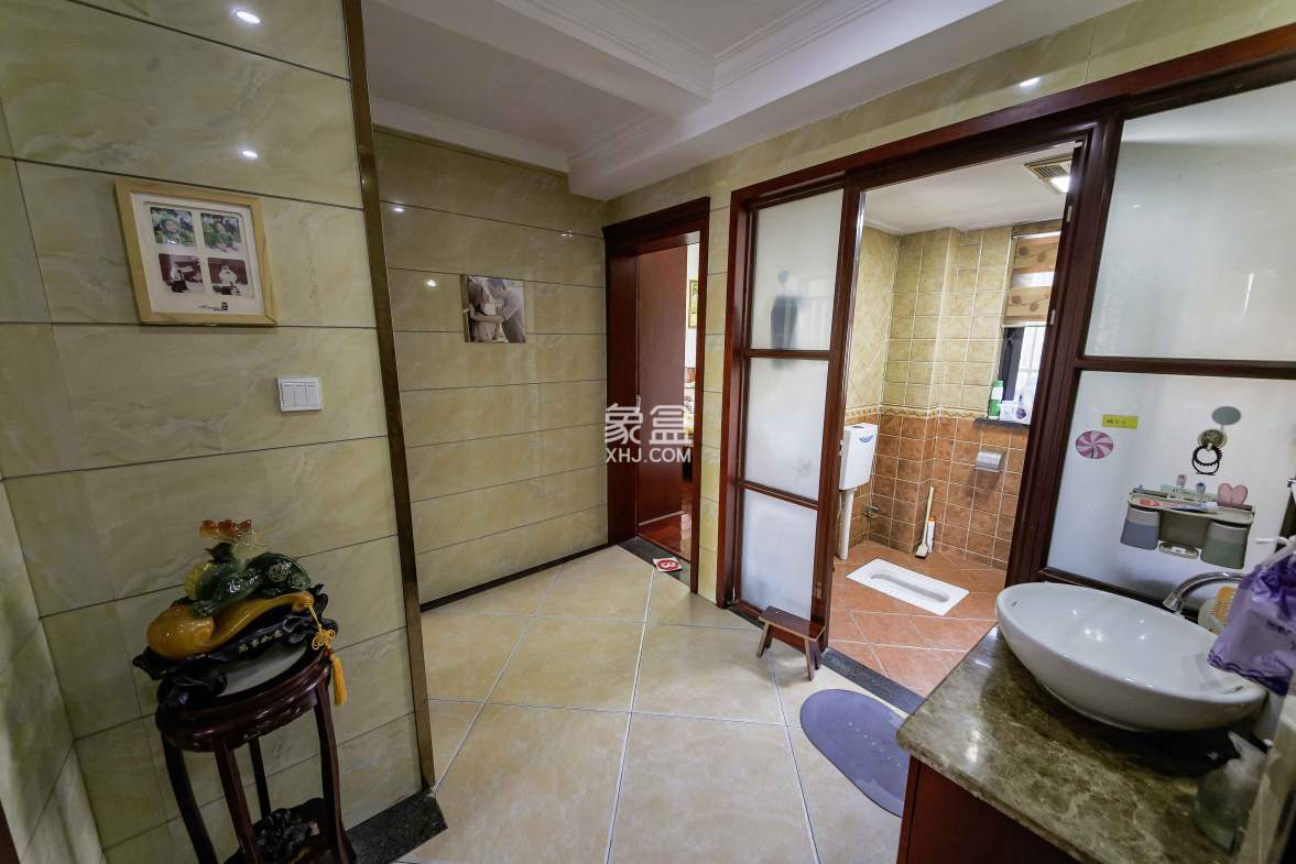 康斯丹郡(融程领秀佳园) 3室2厅2卫 123.0万 康斯丹郡(融程领秀佳园) 3室2厅2卫 123.0万其他