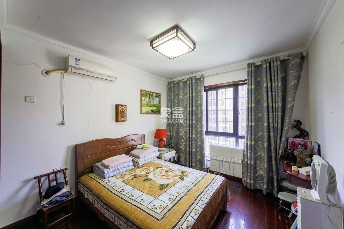 康斯丹郡(融程领秀佳园) 3室2厅2卫 123.0万 康斯丹郡(融程领秀佳园) 3室2厅2卫 123.0万卧室