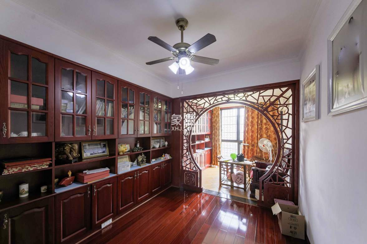 康斯丹郡(融程领秀佳园) 3室2厅2卫 123.0万 康斯丹郡(融程领秀佳园) 3室2厅2卫 123.0万卧室