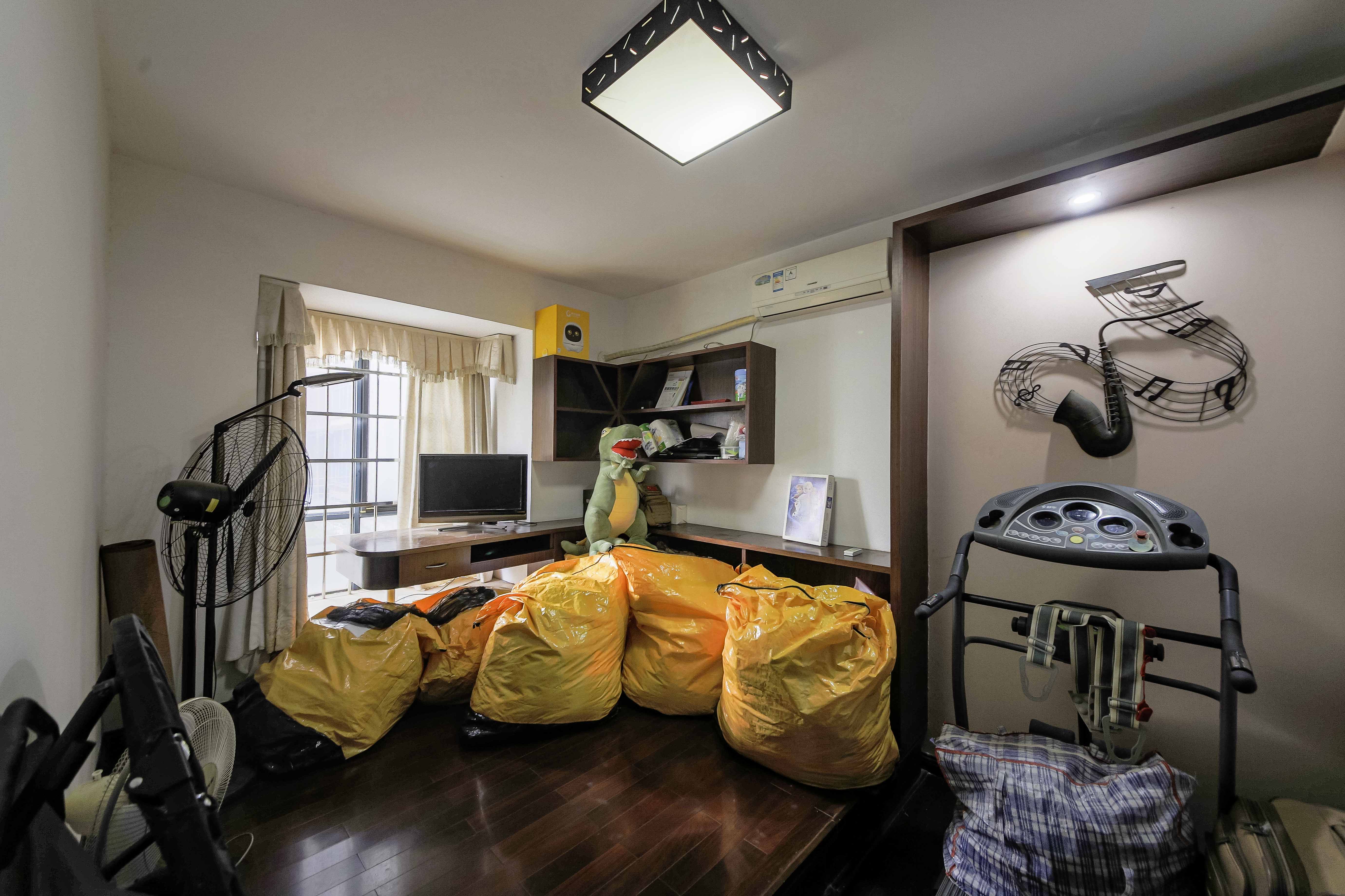 标志浪漫满屋（枫景公寓）  2室2厅1卫   89.00万卧室