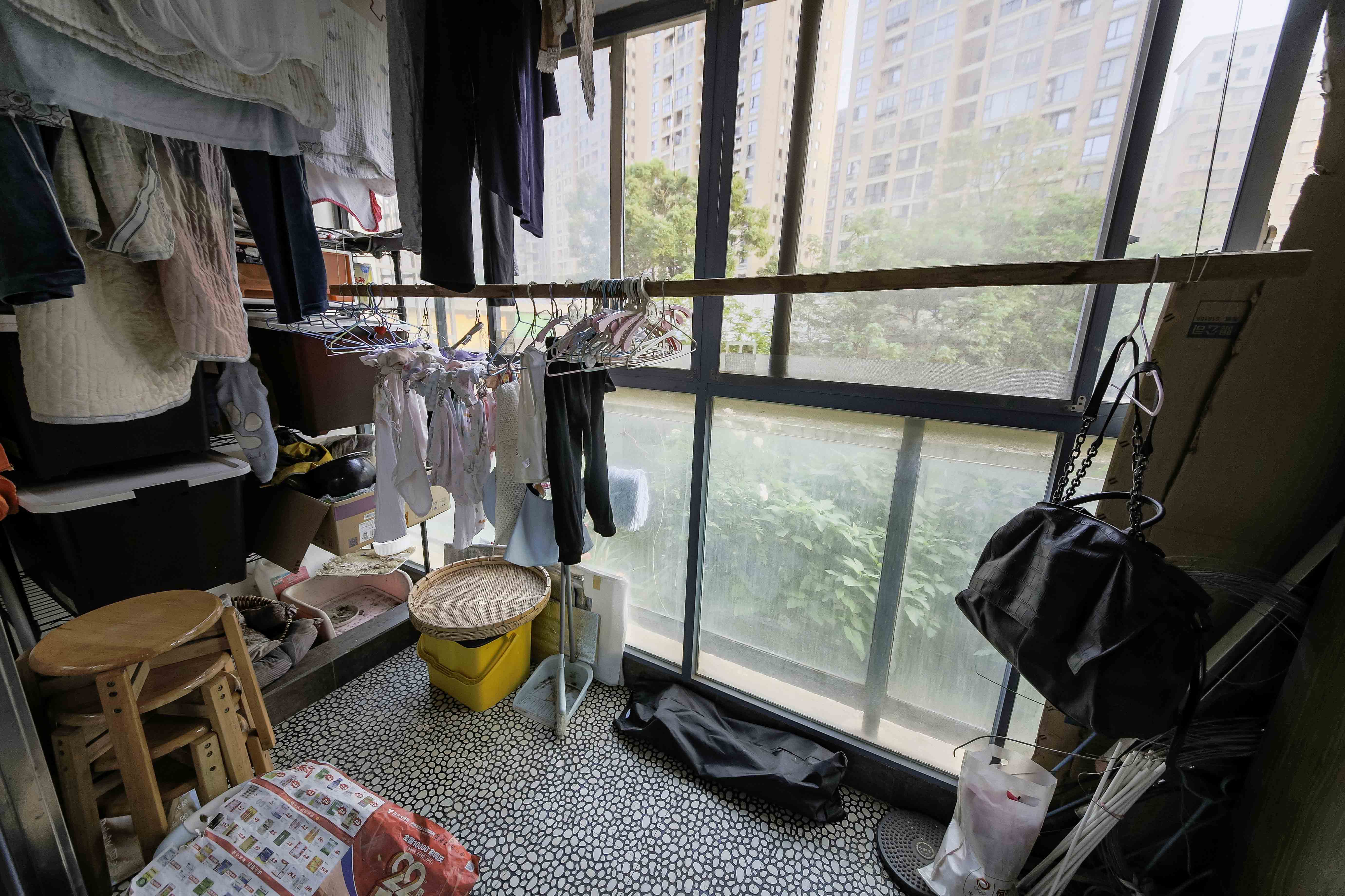 标志浪漫满屋（枫景公寓）  2室2厅1卫   89.00万阳台