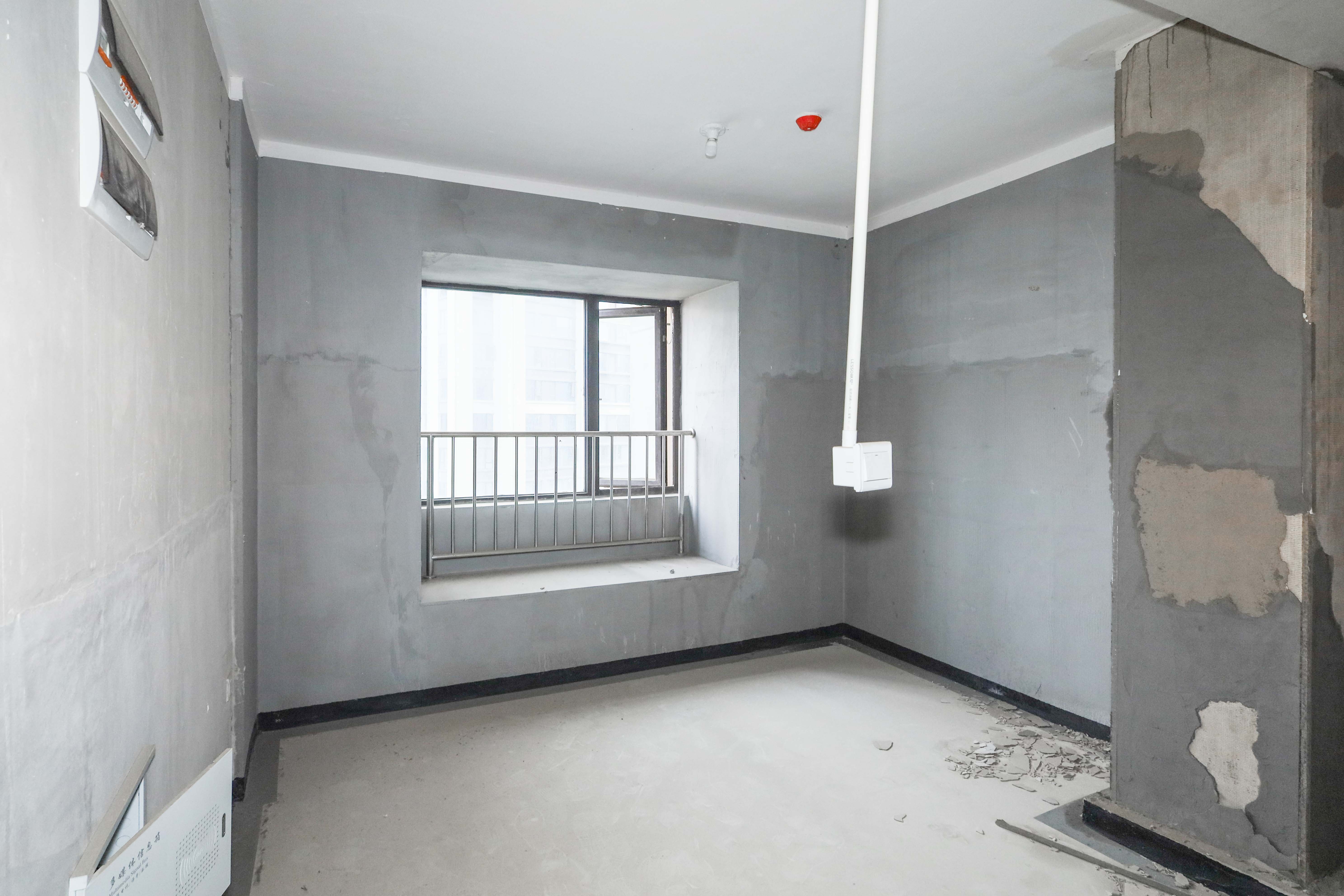 建发央著  4室2厅2卫   249.00万卧室