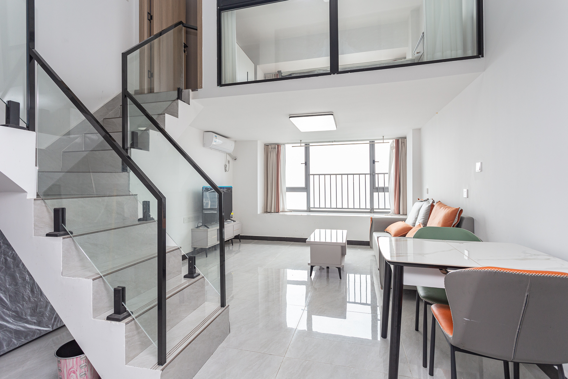 信诚湘江揽月(至善美景大厦) 2室1厅1卫 49.5万 信诚湘江揽月(至善美景大厦) 2室1厅1卫 49.5万客厅