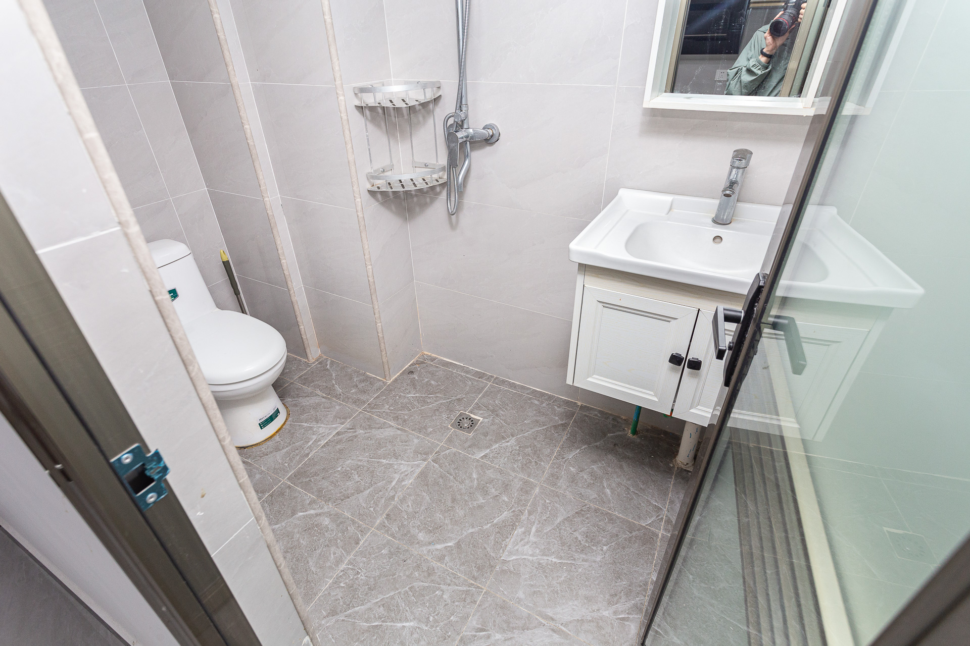 信诚湘江揽月(至善美景大厦) 2室1厅1卫 49.5万 信诚湘江揽月(至善美景大厦) 2室1厅1卫 49.5万卫生间