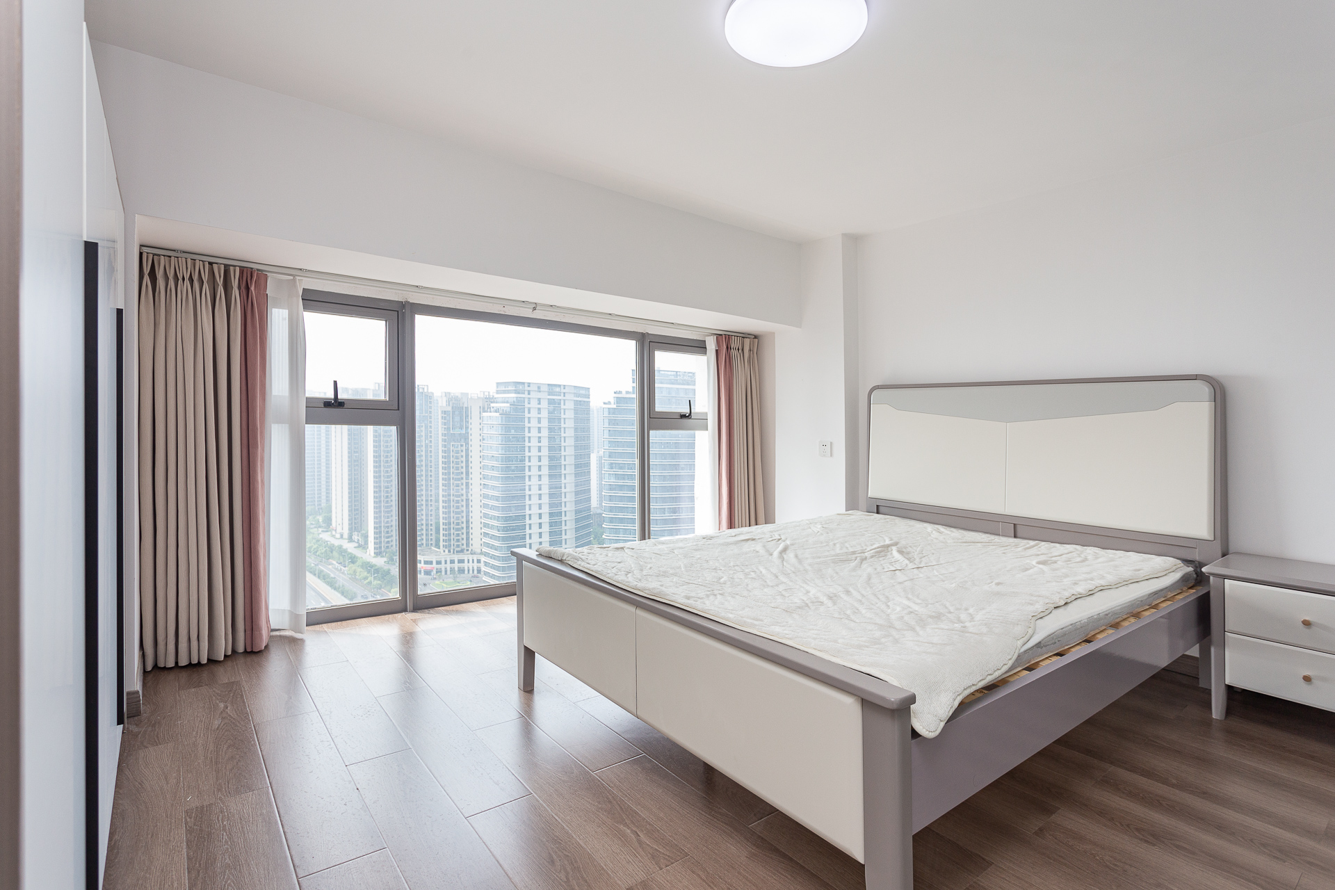 信诚湘江揽月(至善美景大厦) 2室1厅1卫 49.5万 信诚湘江揽月(至善美景大厦) 2室1厅1卫 49.5万卧室