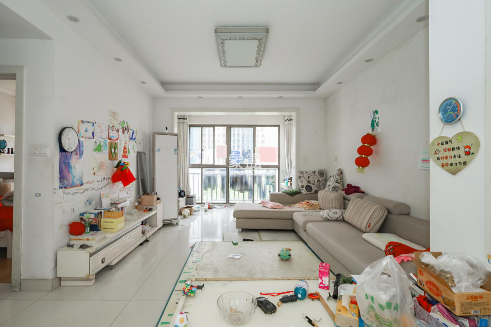 世茂铂翠湾一期  2室2厅1卫    98.0万