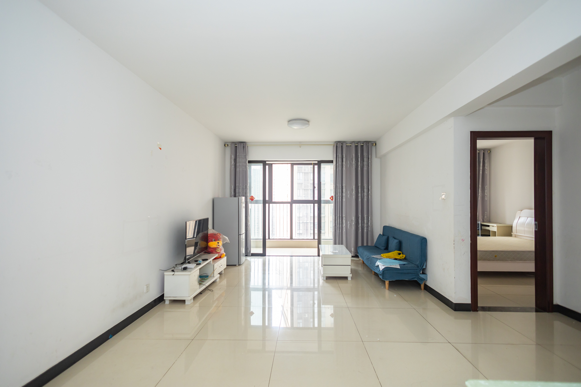 华润凤凰城三期 2室2厅1卫 59.8万 华润凤凰城三期 2室2厅1卫 59.8万客厅