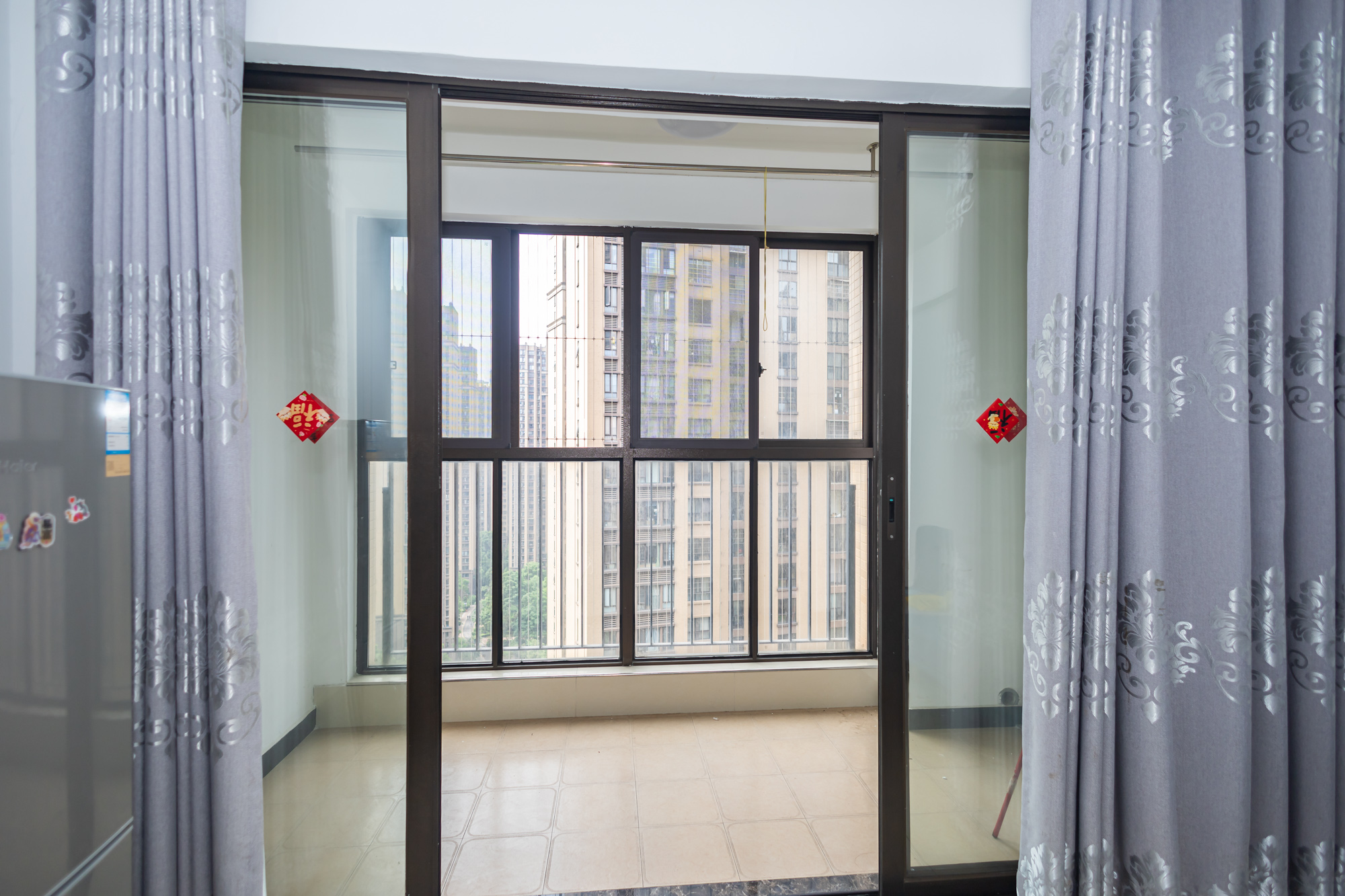 华润凤凰城三期 2室2厅1卫 59.8万 华润凤凰城三期 2室2厅1卫 59.8万阳台