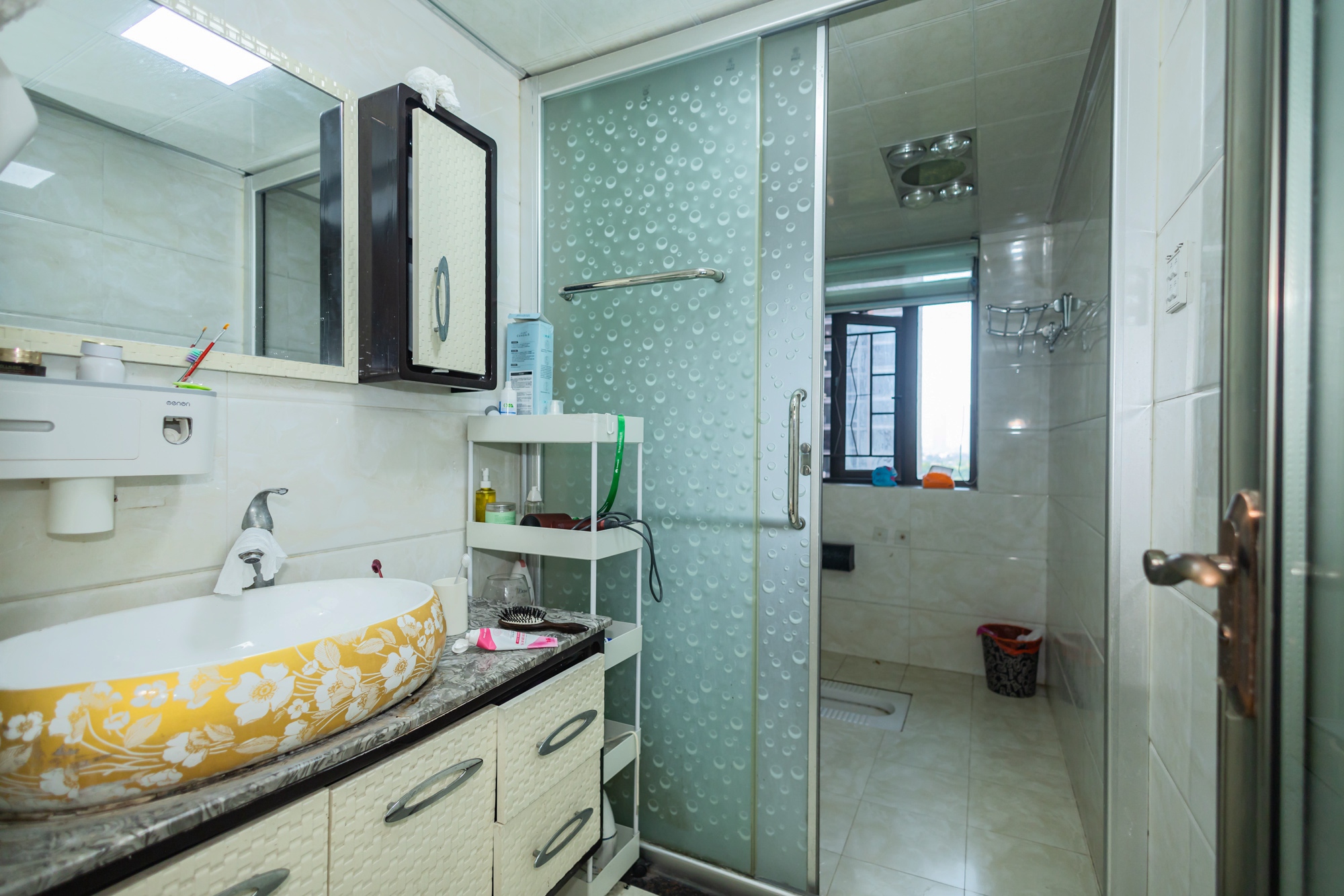 水岸世景 3室2厅2卫 89.0万 水岸世景 3室2厅2卫 89.0万卫生间