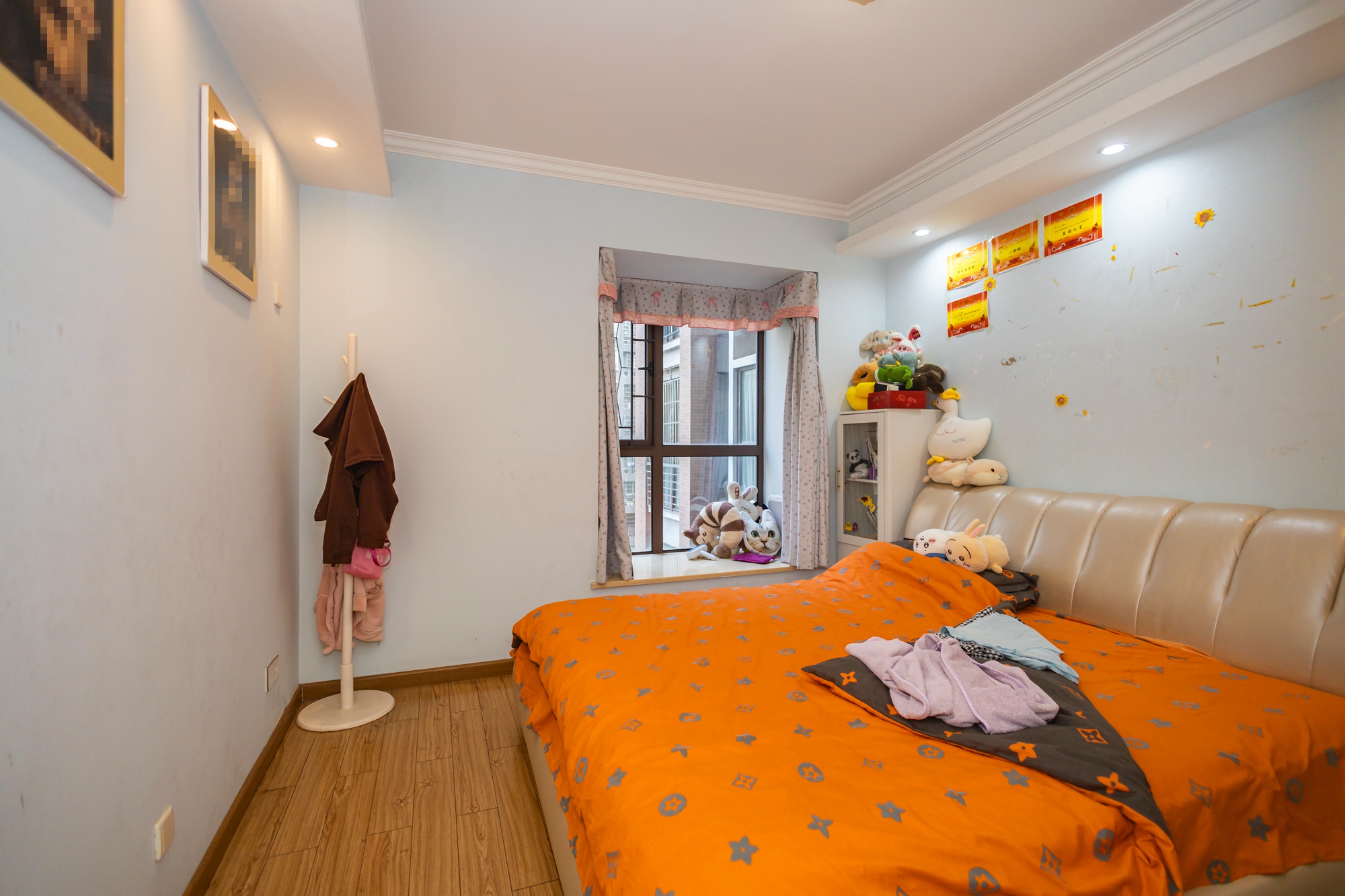 水岸世景 3室2厅2卫 89.0万 水岸世景 3室2厅2卫 89.0万卧室