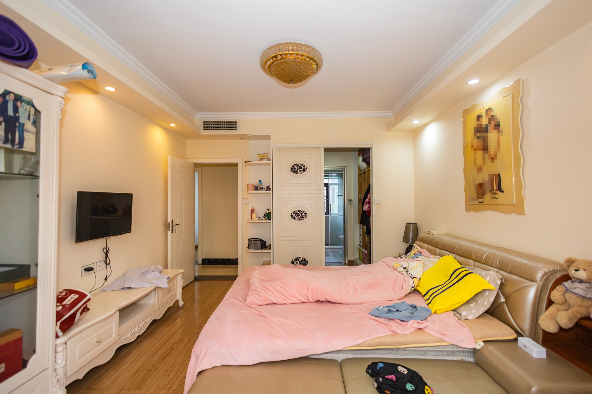 水岸世景 3室2厅2卫 89.0万 水岸世景 3室2厅2卫 89.0万卧室