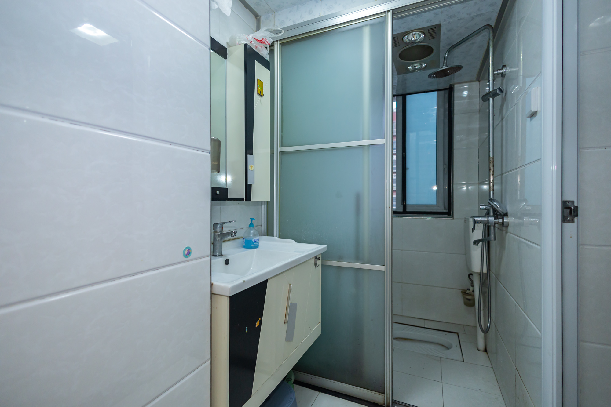 泊林晶城  2室2厅1卫    55.0万 泊林晶城  2室2厅1卫    55.0万卫生间