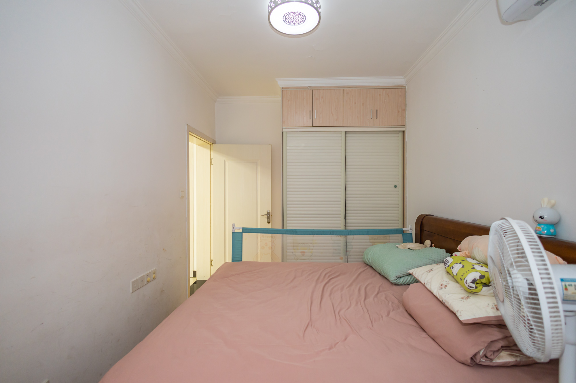 泊林晶城  2室2厅1卫    55.0万 泊林晶城  2室2厅1卫    55.0万卧室