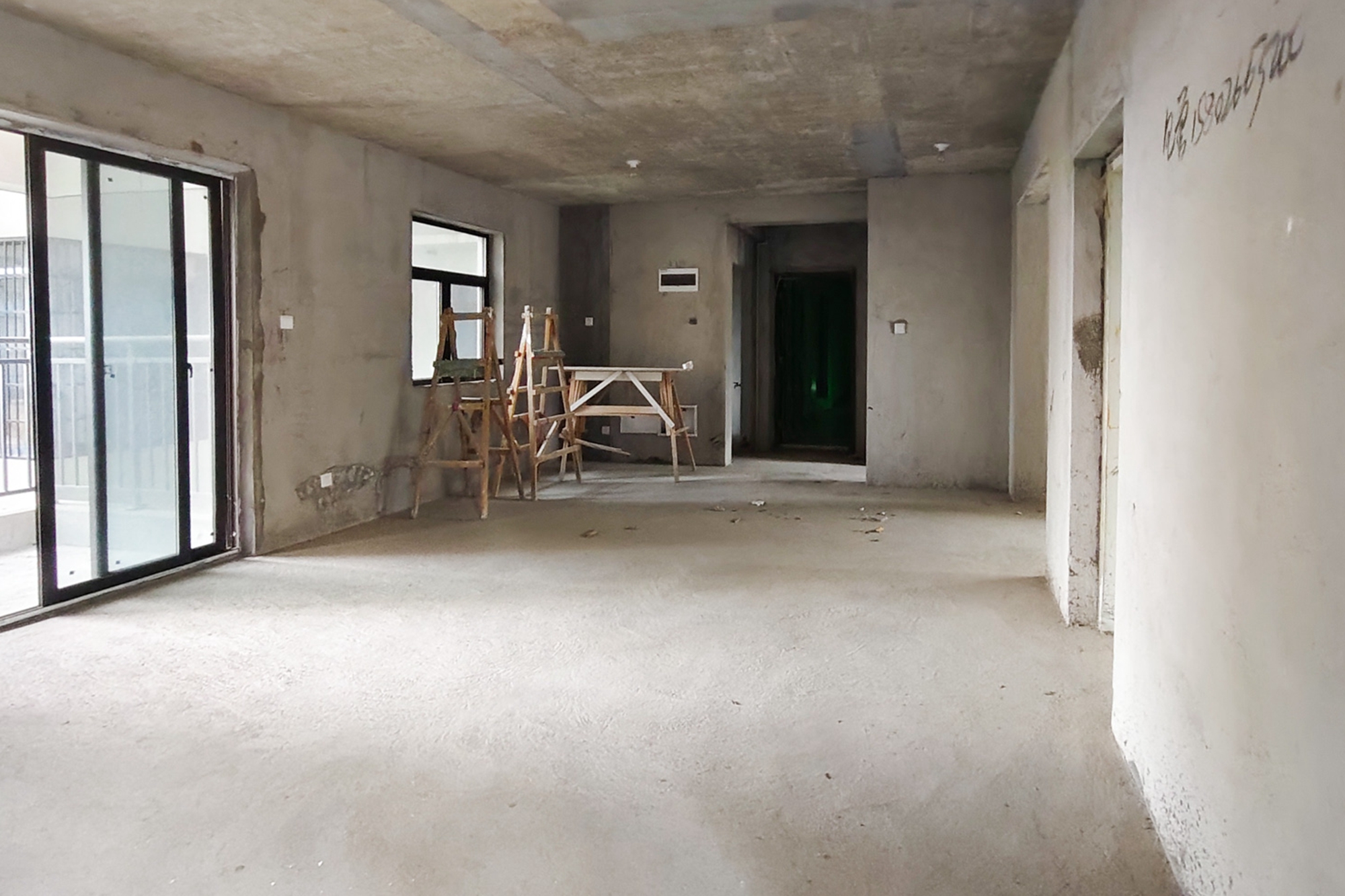 盛地东方芯府  4室2厅2卫    78.0万 盛地东方芯府  4室2厅2卫    78.0万客厅