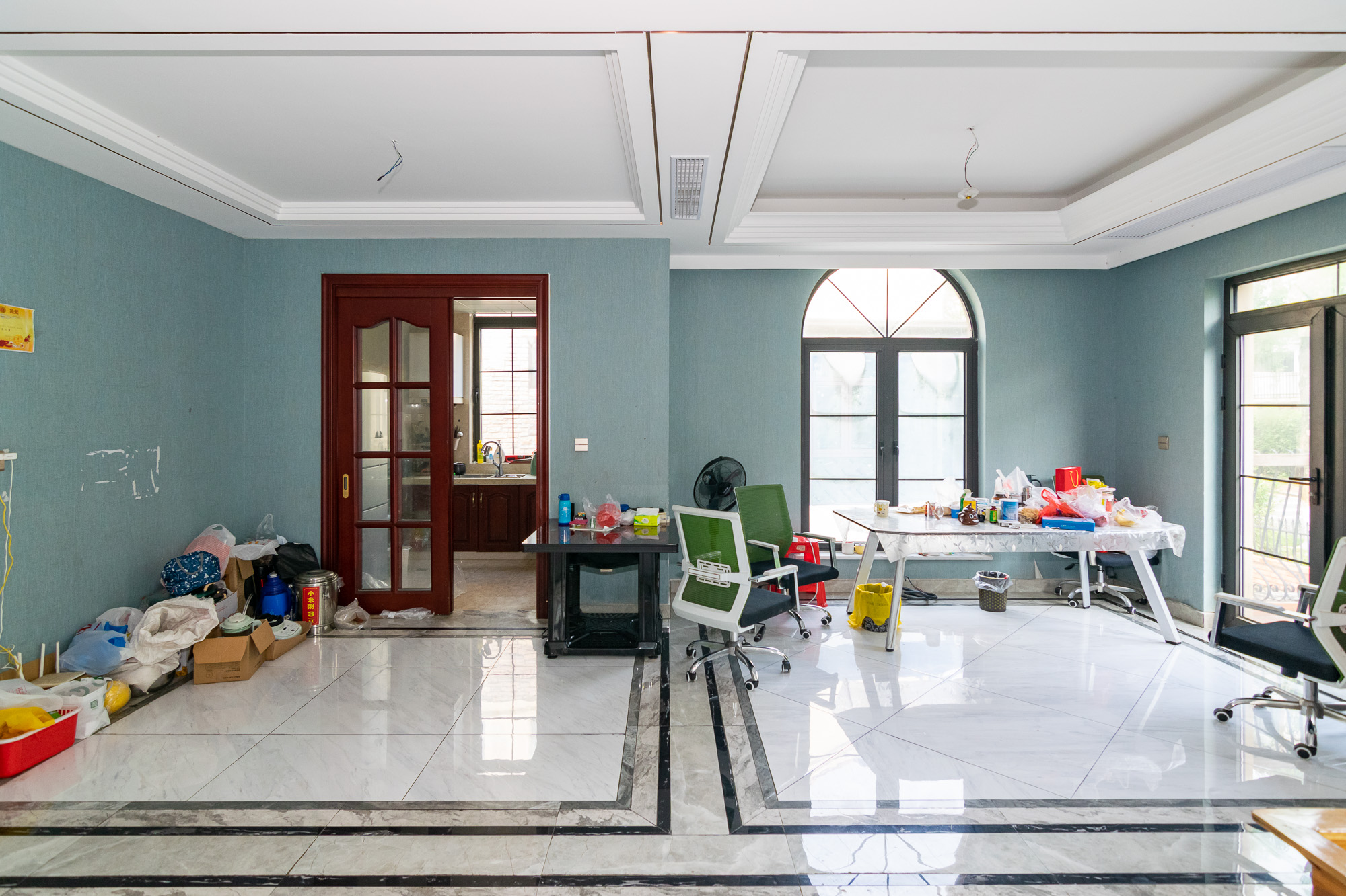 中粮北纬28°别墅 5室2厅4卫 719.8万 中粮北纬28°别墅 5室2厅4卫 719.8万客厅