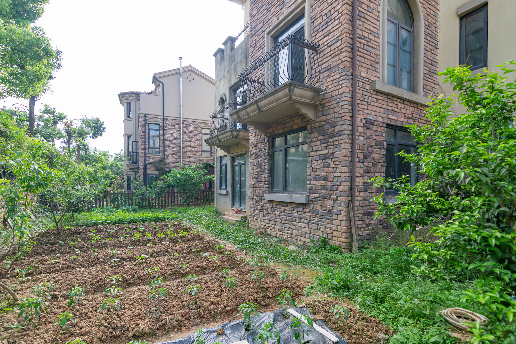 中粮北纬28°别墅 5室2厅4卫 719.8万 中粮北纬28°别墅 5室2厅4卫 719.8万其他