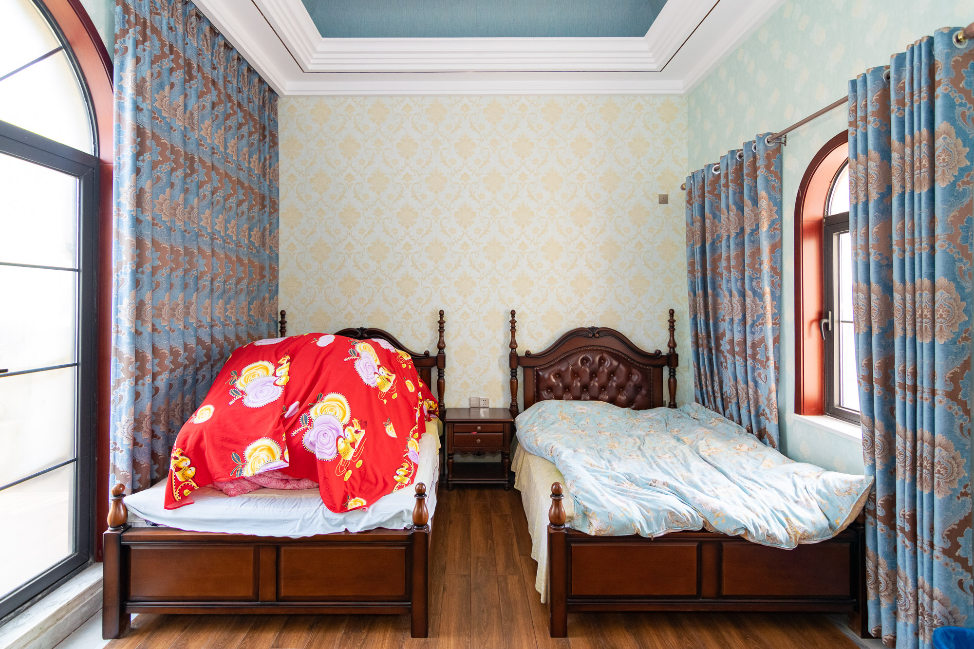 中粮北纬28°别墅 5室2厅4卫 719.8万 中粮北纬28°别墅 5室2厅4卫 719.8万卧室