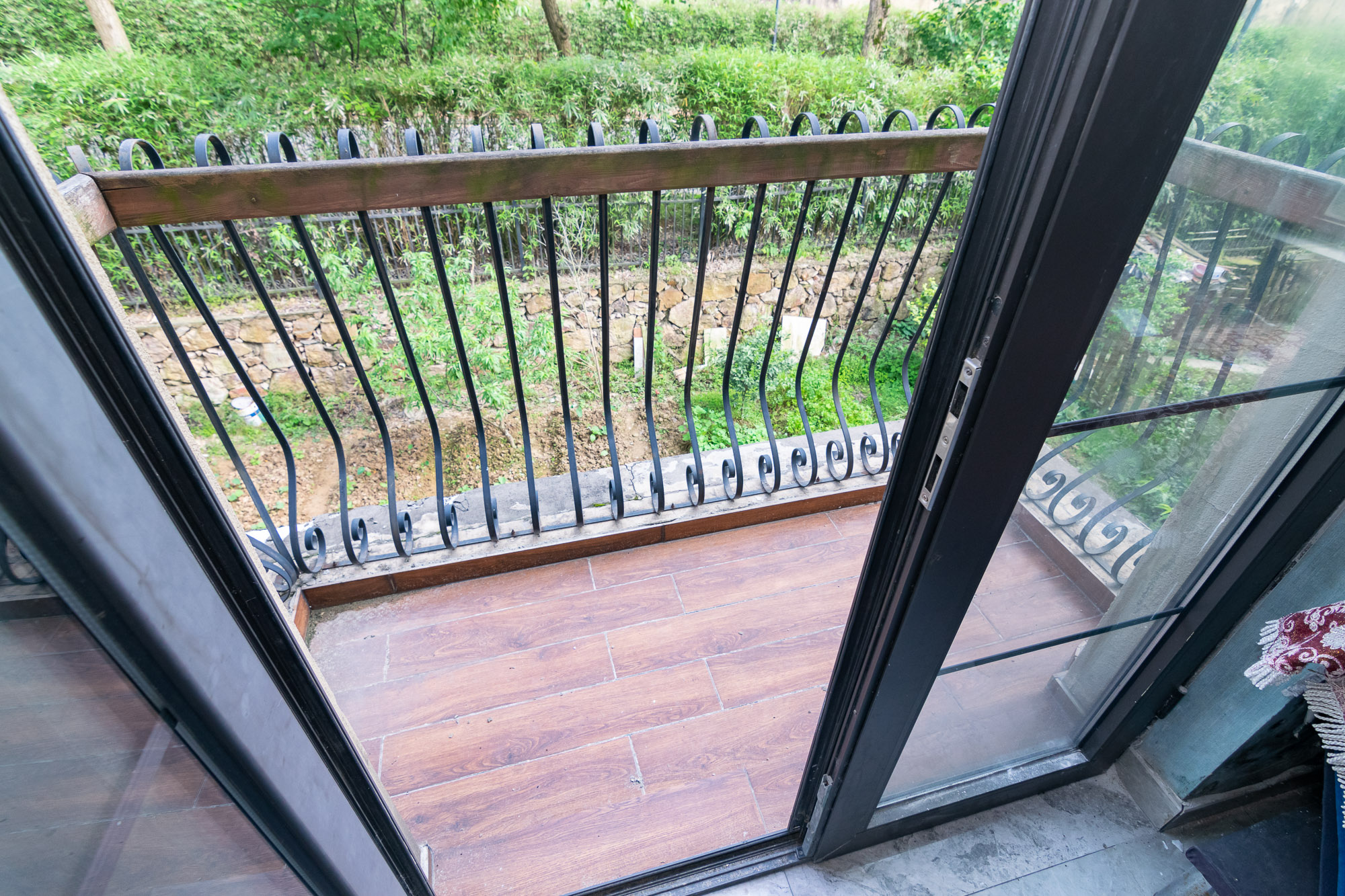 中粮北纬28°别墅 5室2厅4卫 719.8万 中粮北纬28°别墅 5室2厅4卫 719.8万阳台