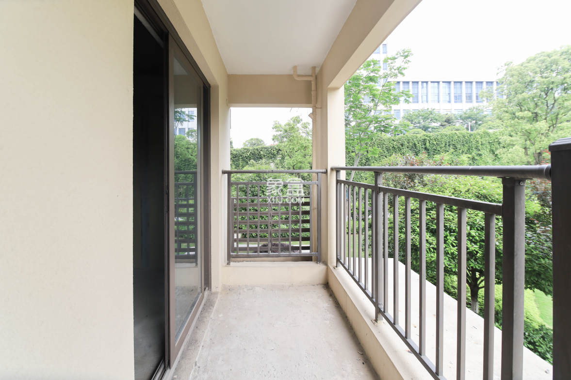 佳兆业湘府熙园  3室2厅2卫    86.0万 佳兆业湘府熙园  3室2厅2卫    86.0万阳台