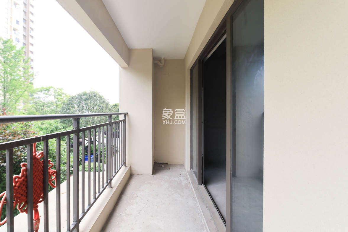 佳兆业湘府熙园  3室2厅2卫    86.0万 佳兆业湘府熙园  3室2厅2卫    86.0万阳台