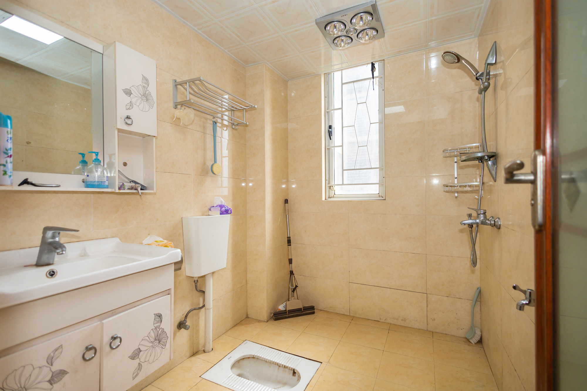 东方航标 3室2厅1卫 80.0万 东方航标 3室2厅1卫 80.0万卫生间