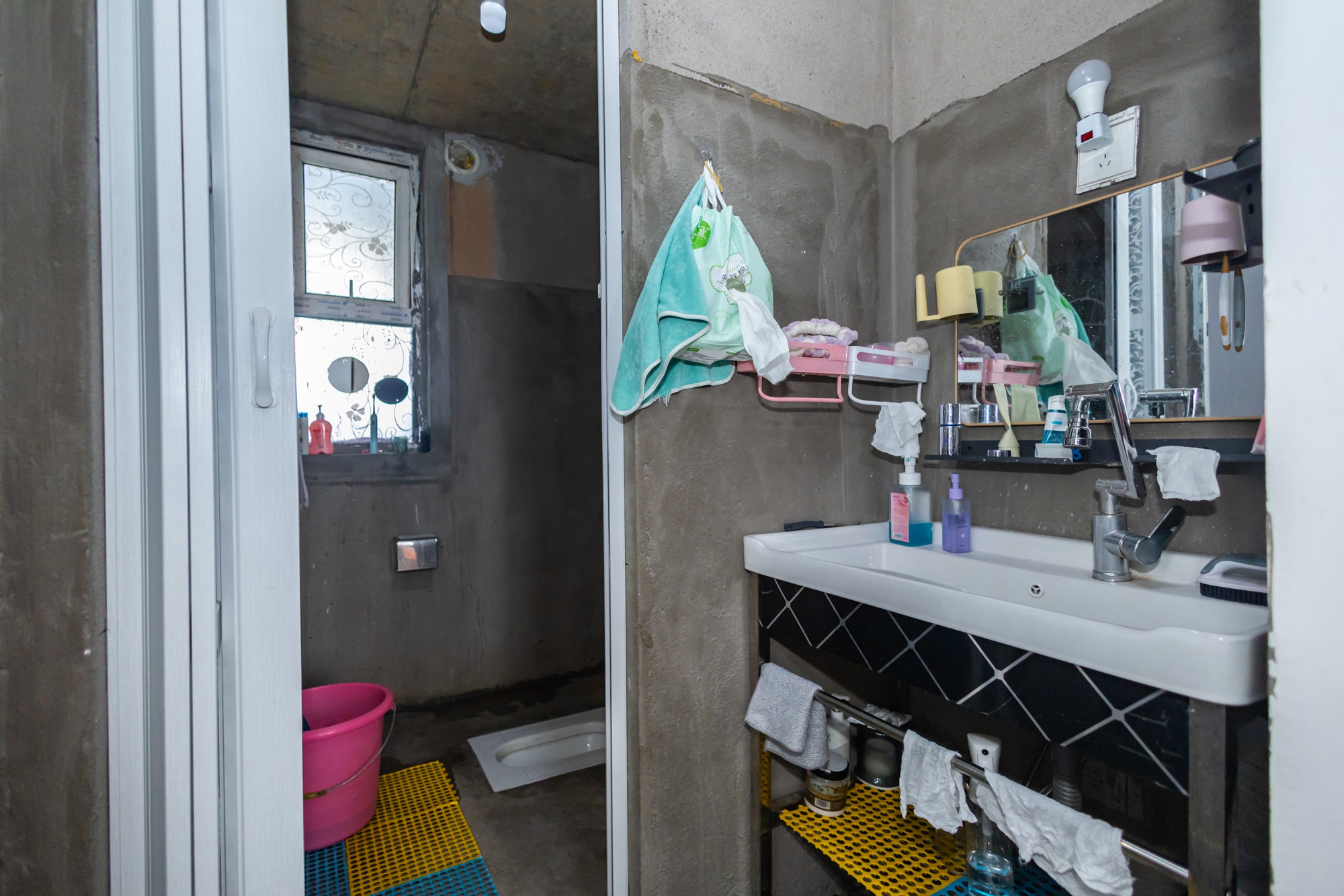 金科时代中心 3室2厅1卫 60.8万 金科时代中心 3室2厅1卫 60.8万卫生间