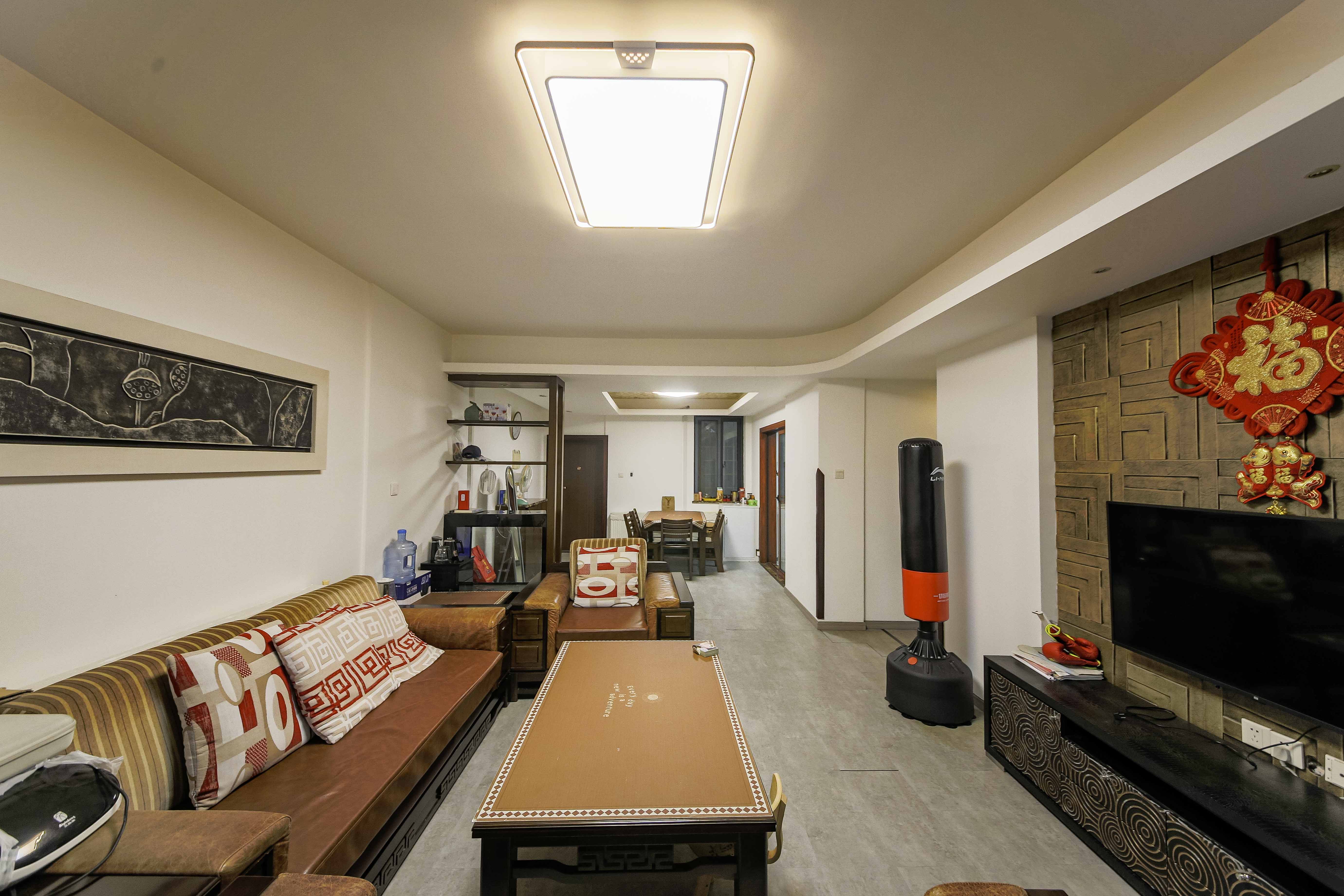 上庭苑 3室2厅1卫 98.0万 上庭苑 3室2厅1卫 98.0万客厅