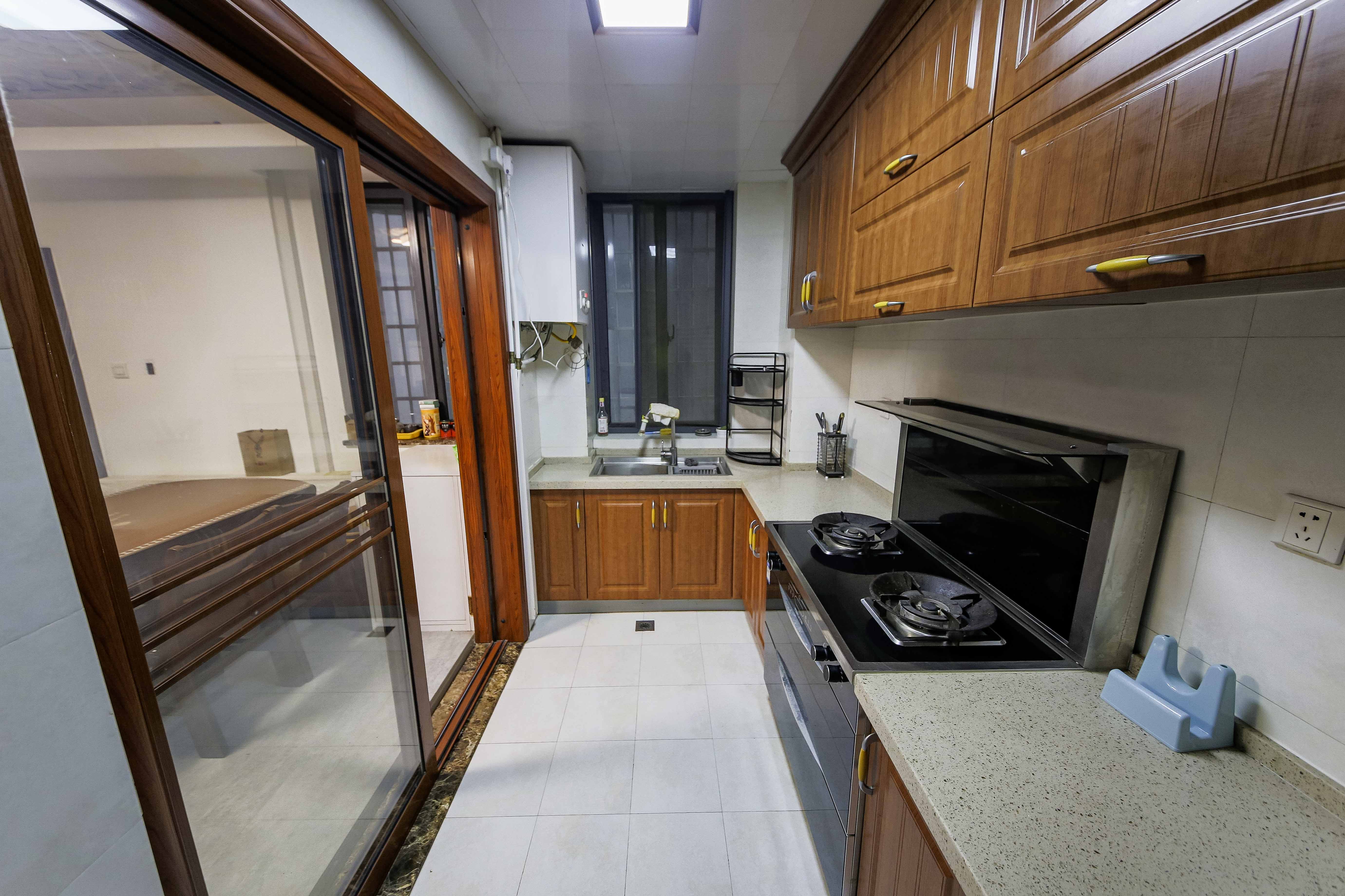 上庭苑 3室2厅1卫 98.0万 上庭苑 3室2厅1卫 98.0万厨房