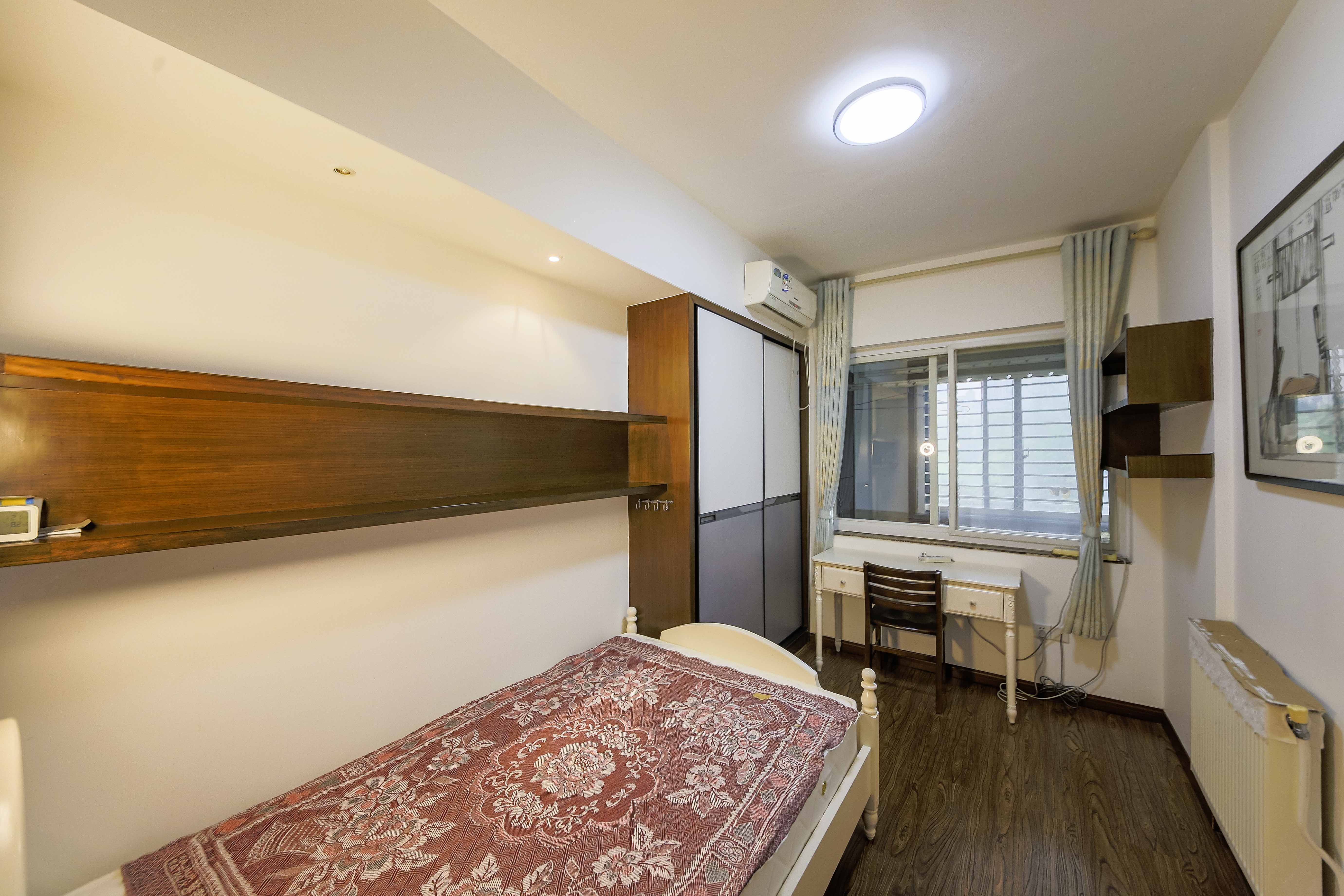 上庭苑 3室2厅1卫 98.0万 上庭苑 3室2厅1卫 98.0万卧室